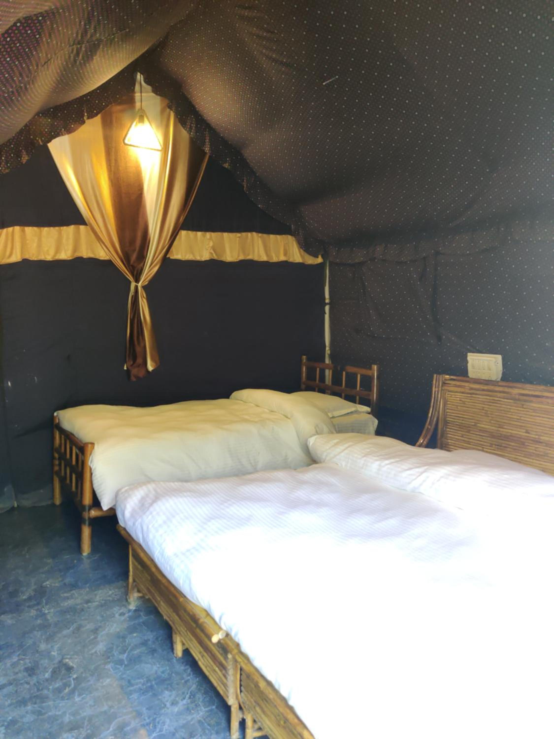 Tent - Photo 3