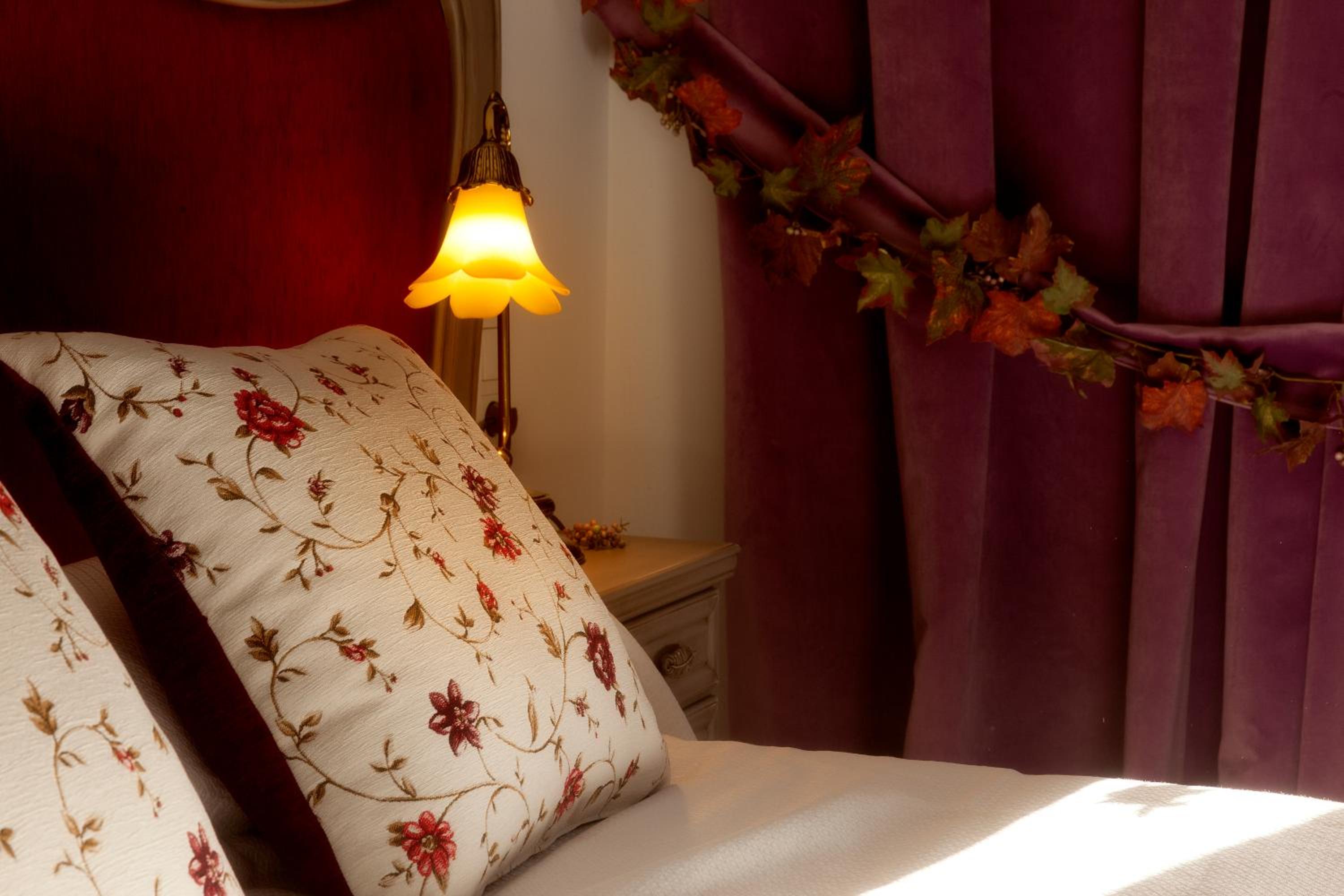 Double or Twin Room with Garden View - Photo 4