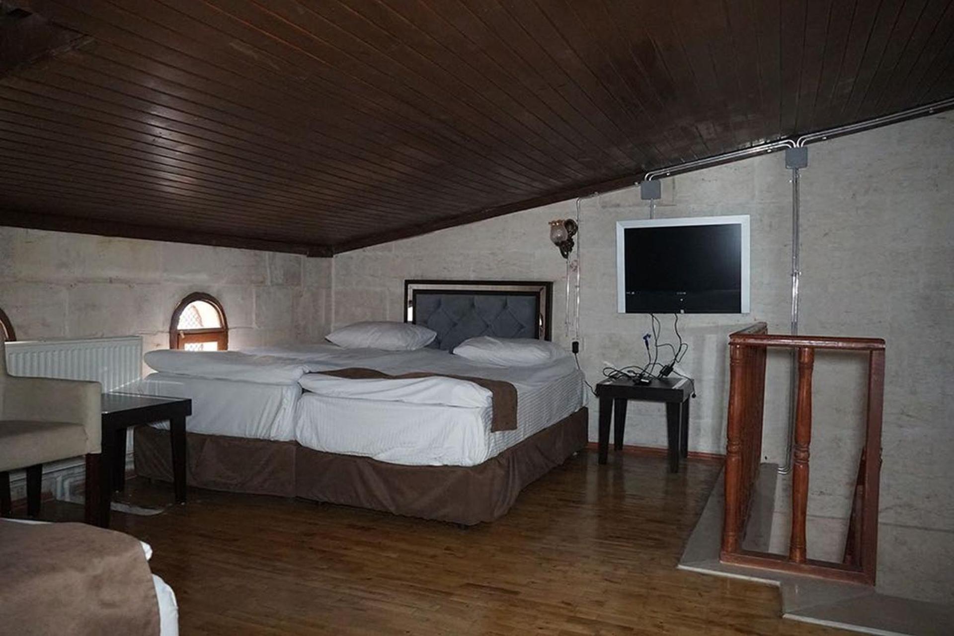 Double Room - Photo 14