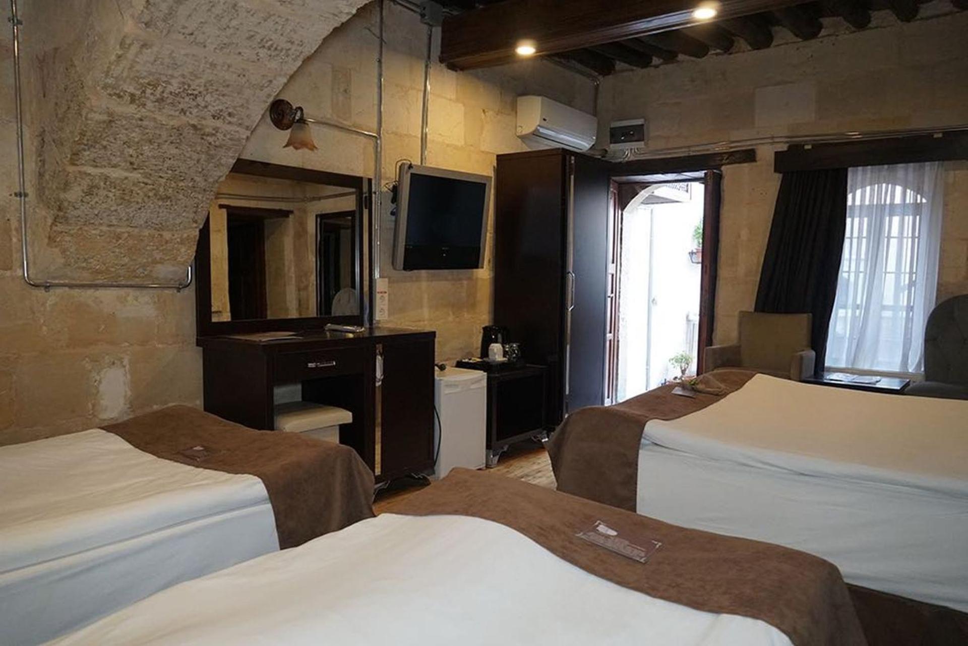 Double Room - Photo 6