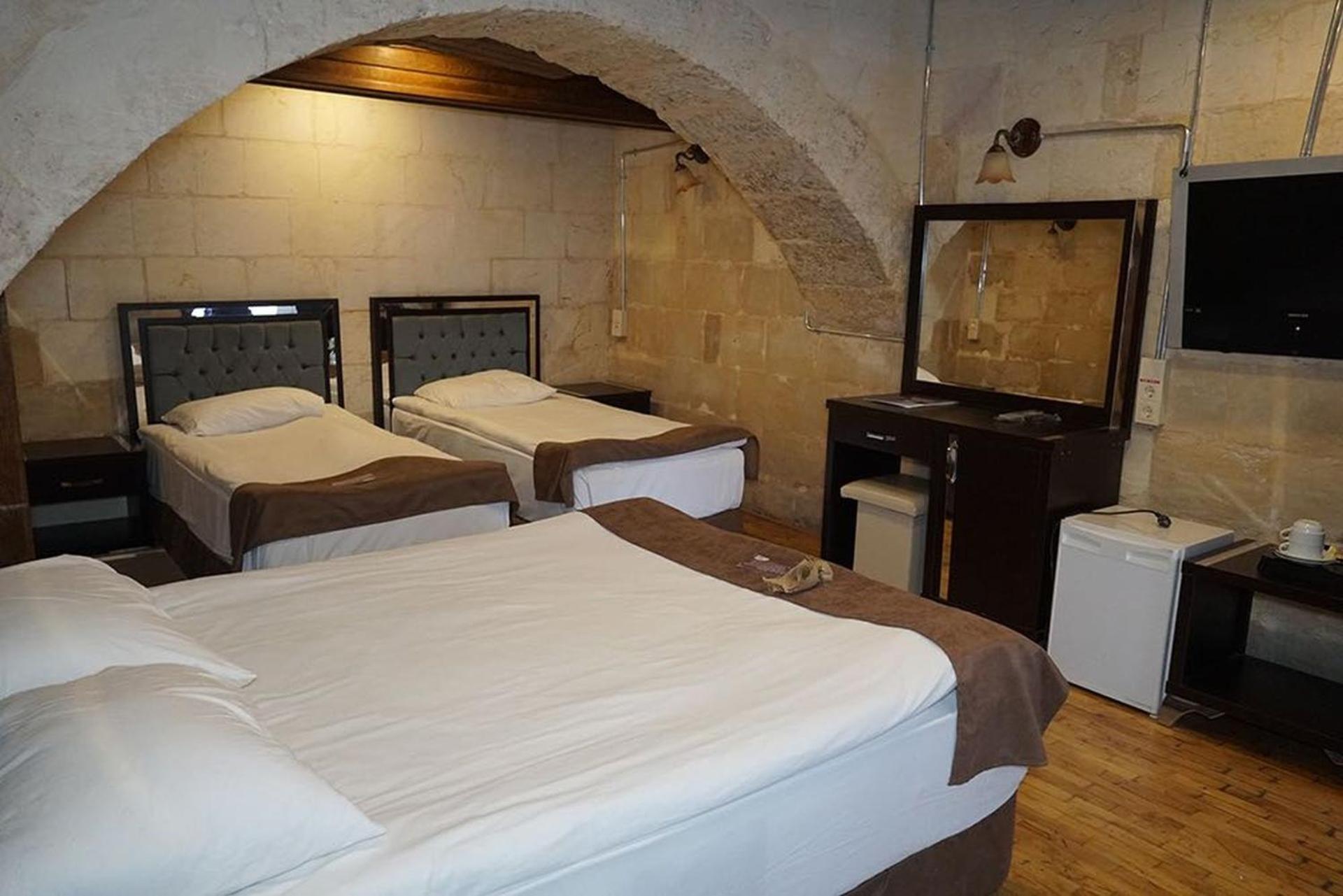 Double Room - Photo 7