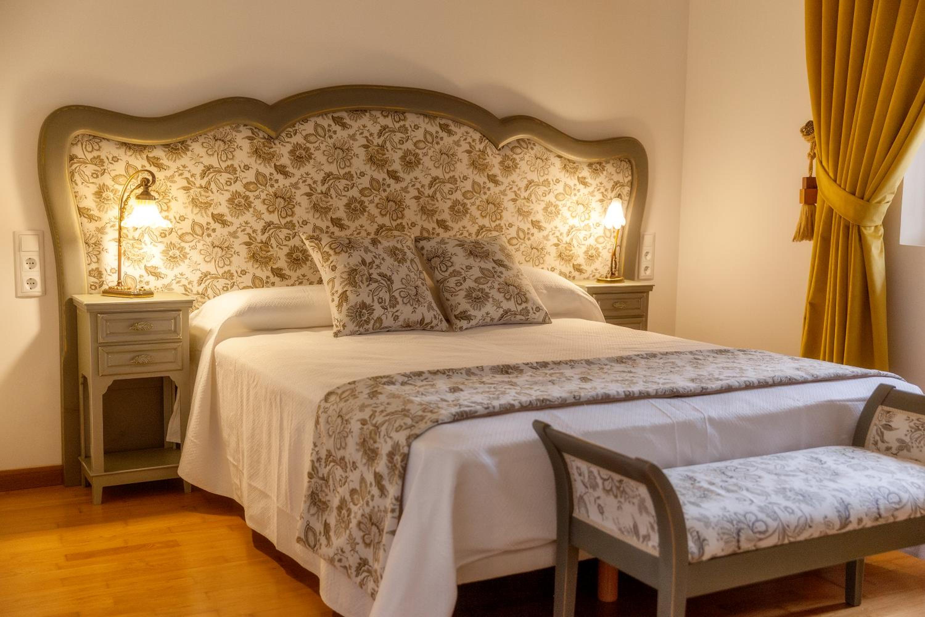 Double or Twin Room with Garden View - Photo 7