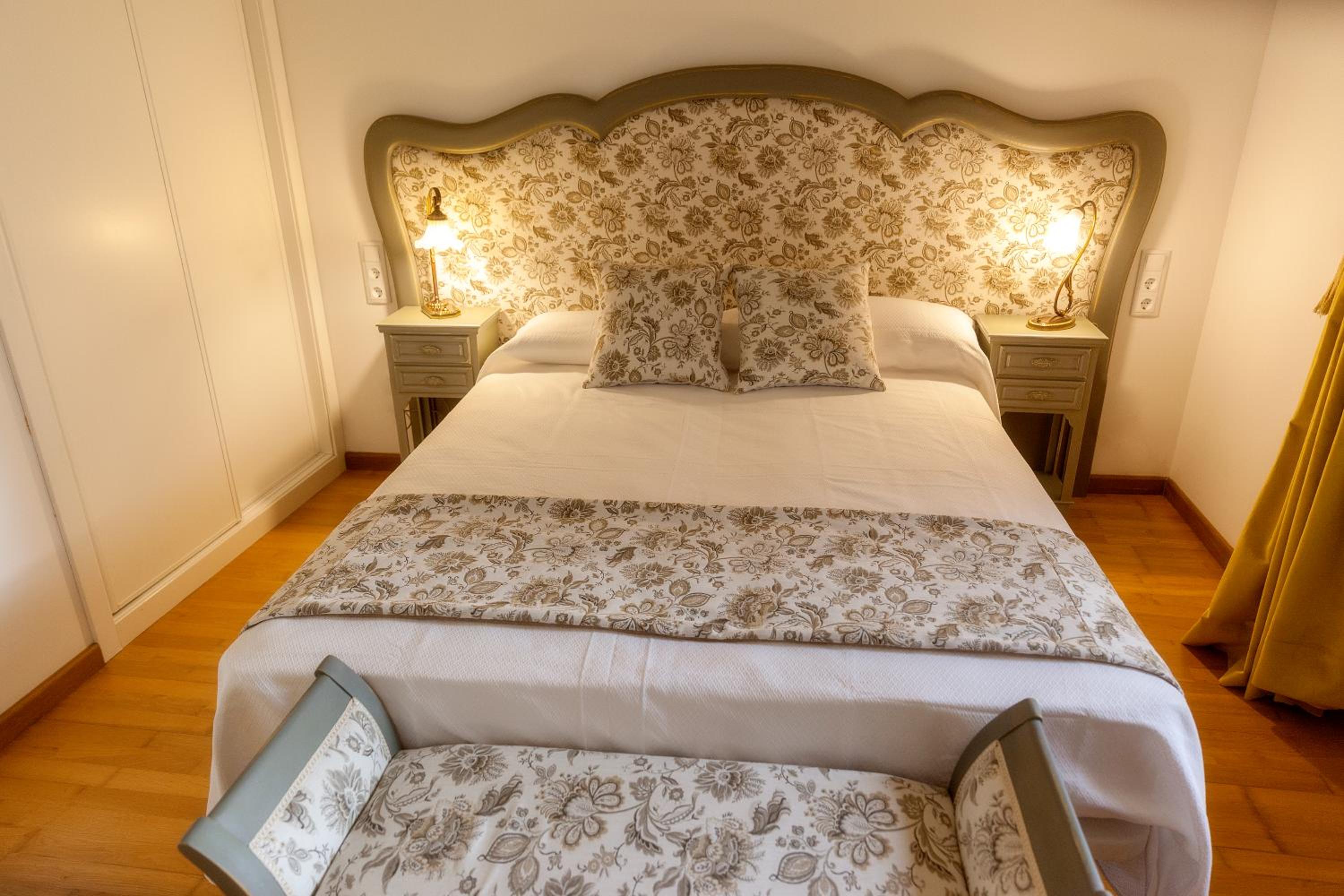 Double or Twin Room with Garden View - Photo 6