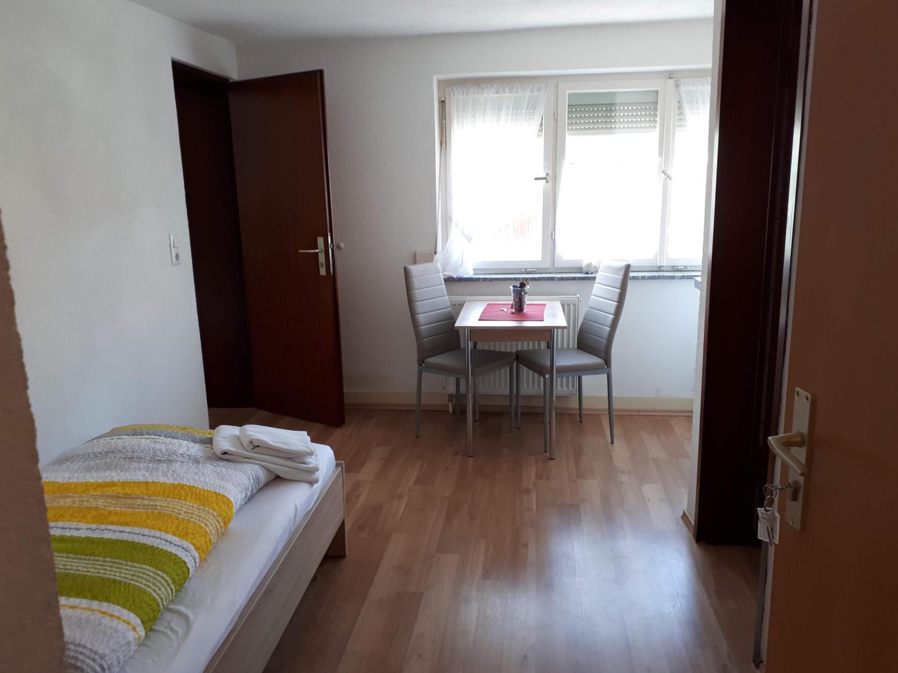 Single Room with Private Bathroom photo 3