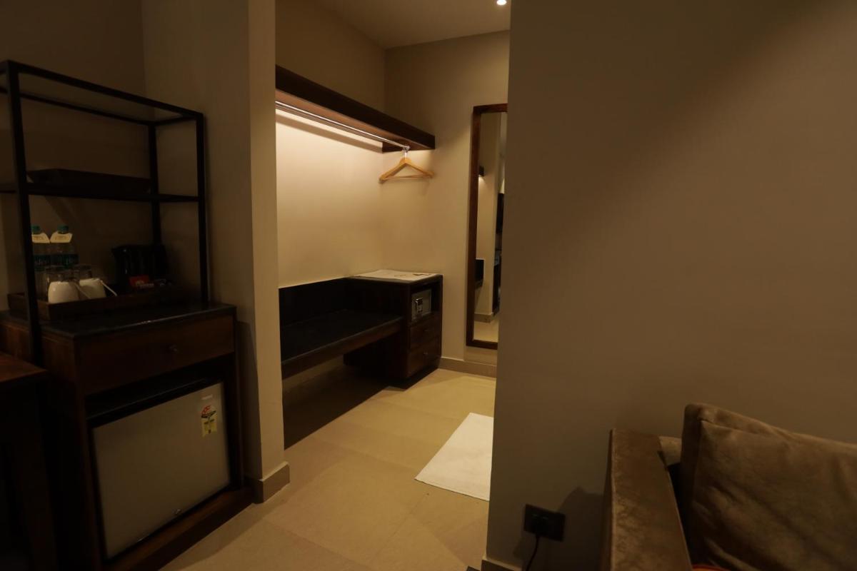 King Room with Balcony photo 2