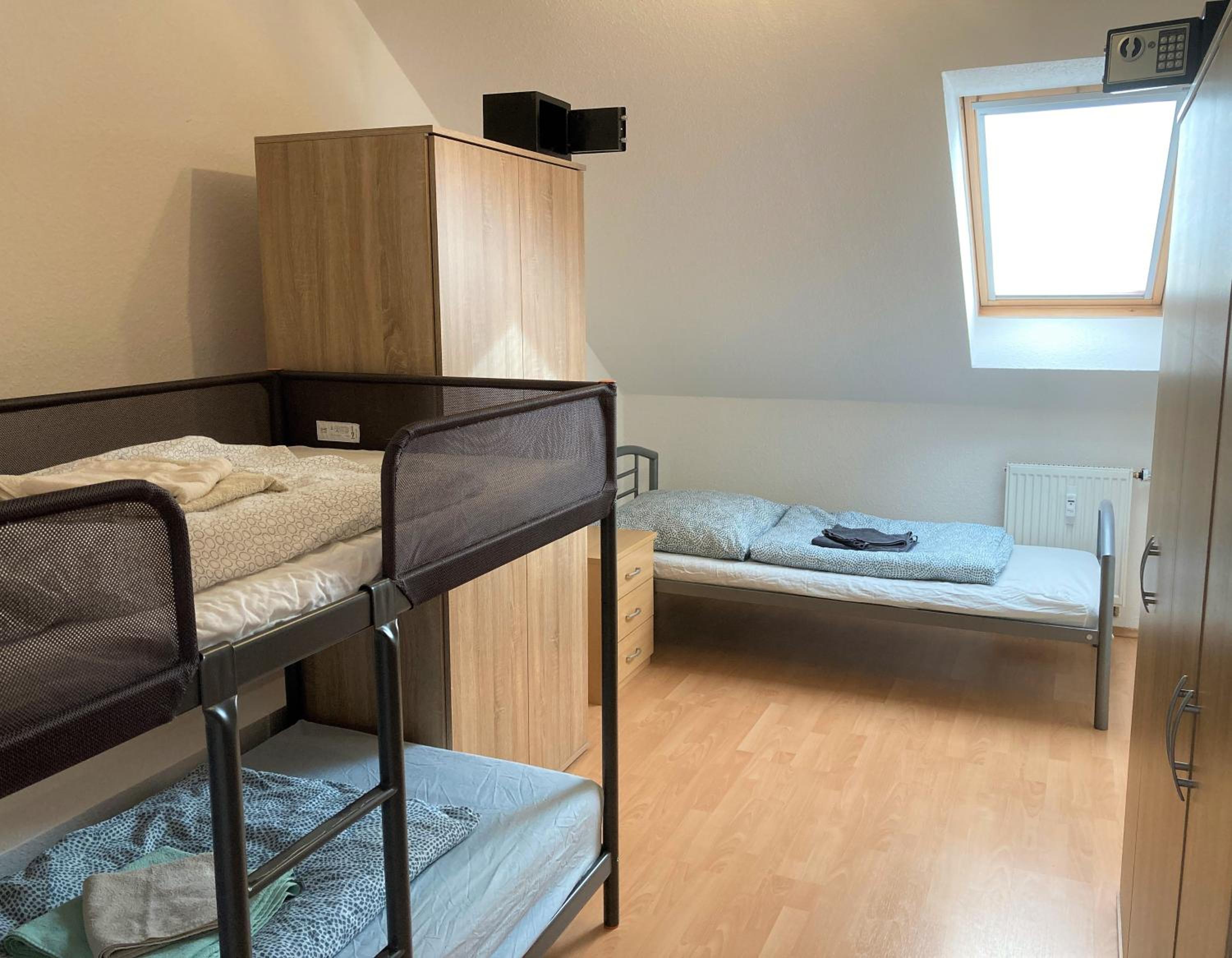 Three-Bedroom Apartment - Photo 6
