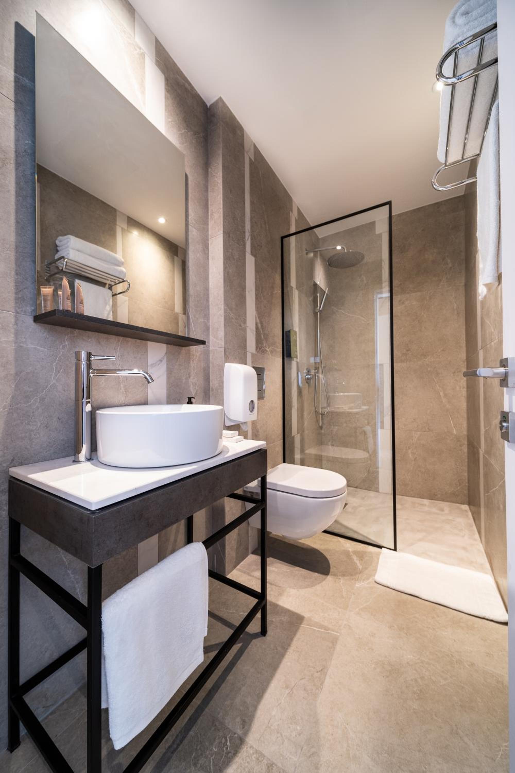 Deluxe Suite (2 Adults + 2 Children) - Photo 5