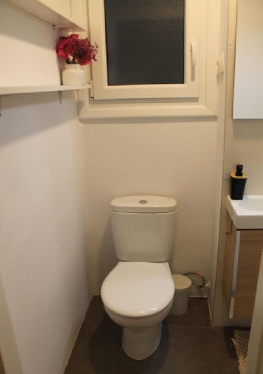 Three-Bedroom Apartment photo 2