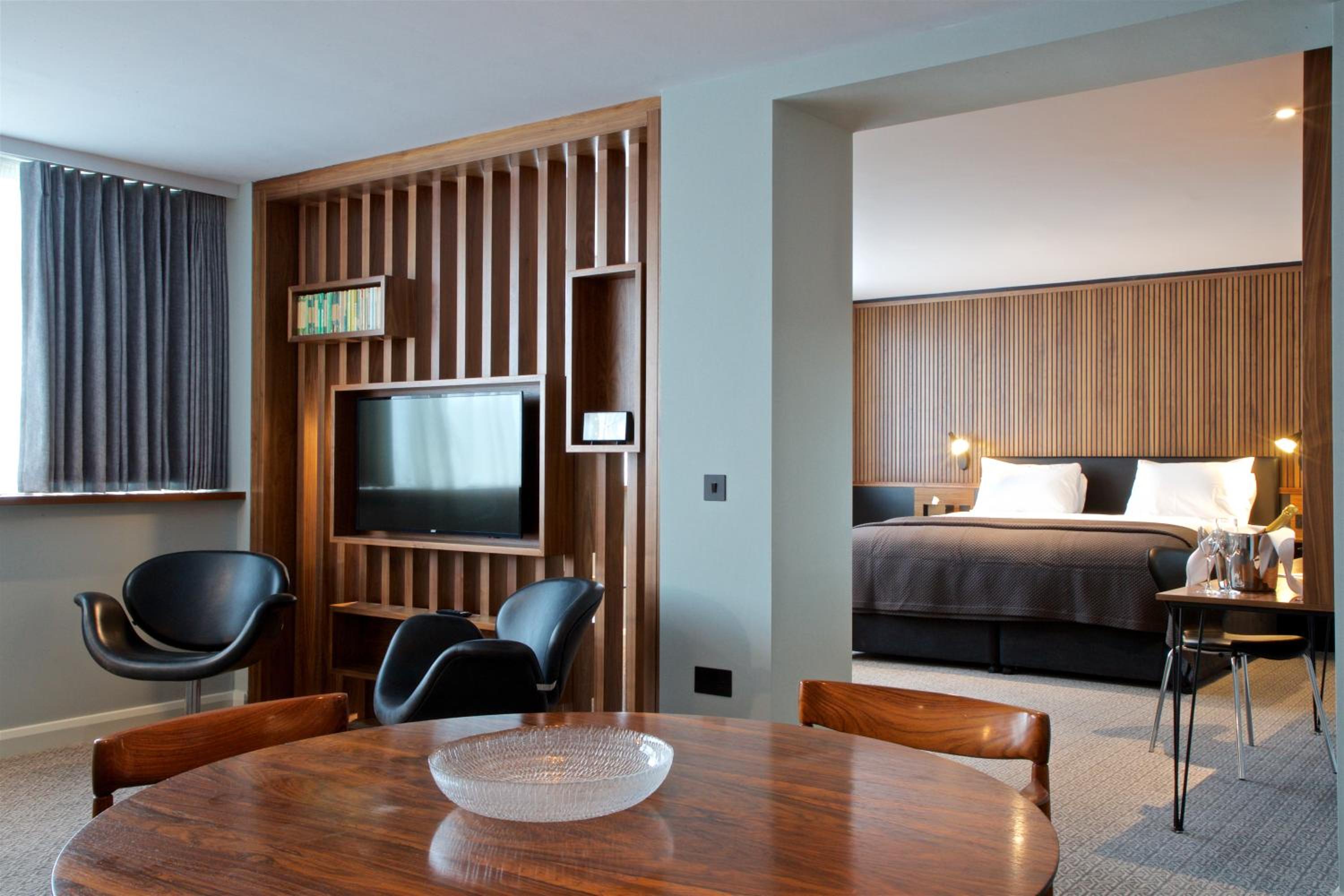 Lord Iliffe Suite