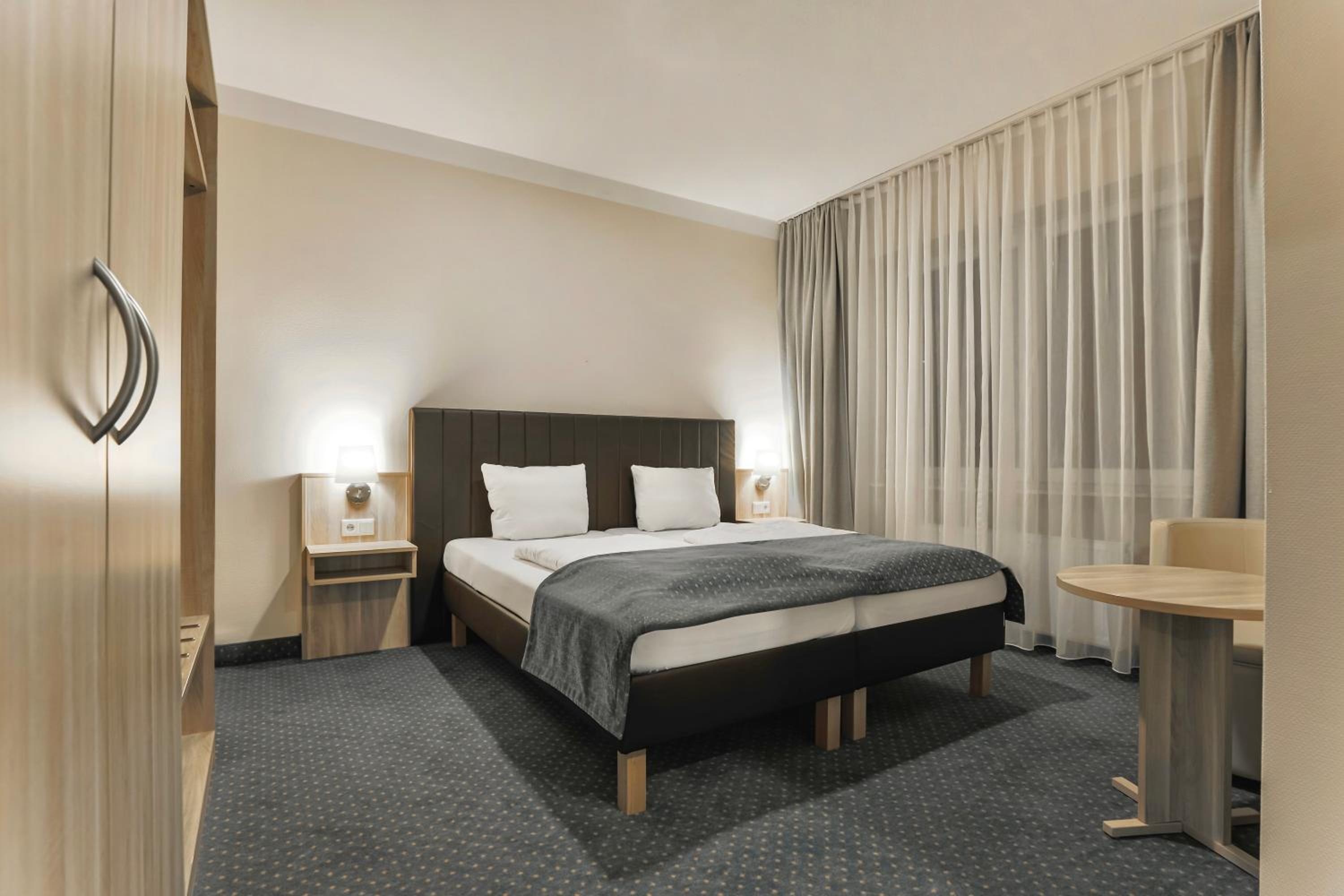 Double or Twin Room photo 3