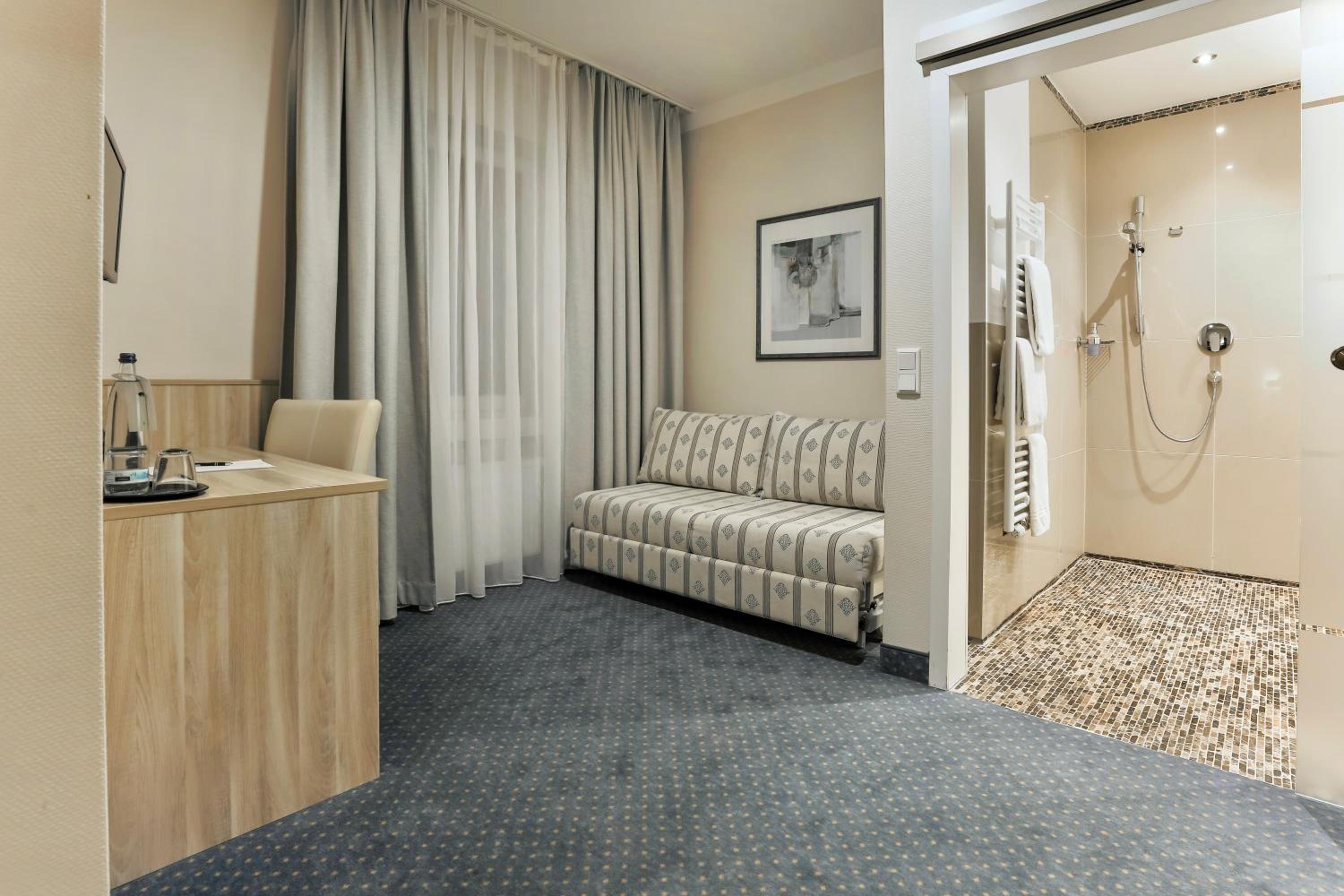 Double or Twin Room photo 2