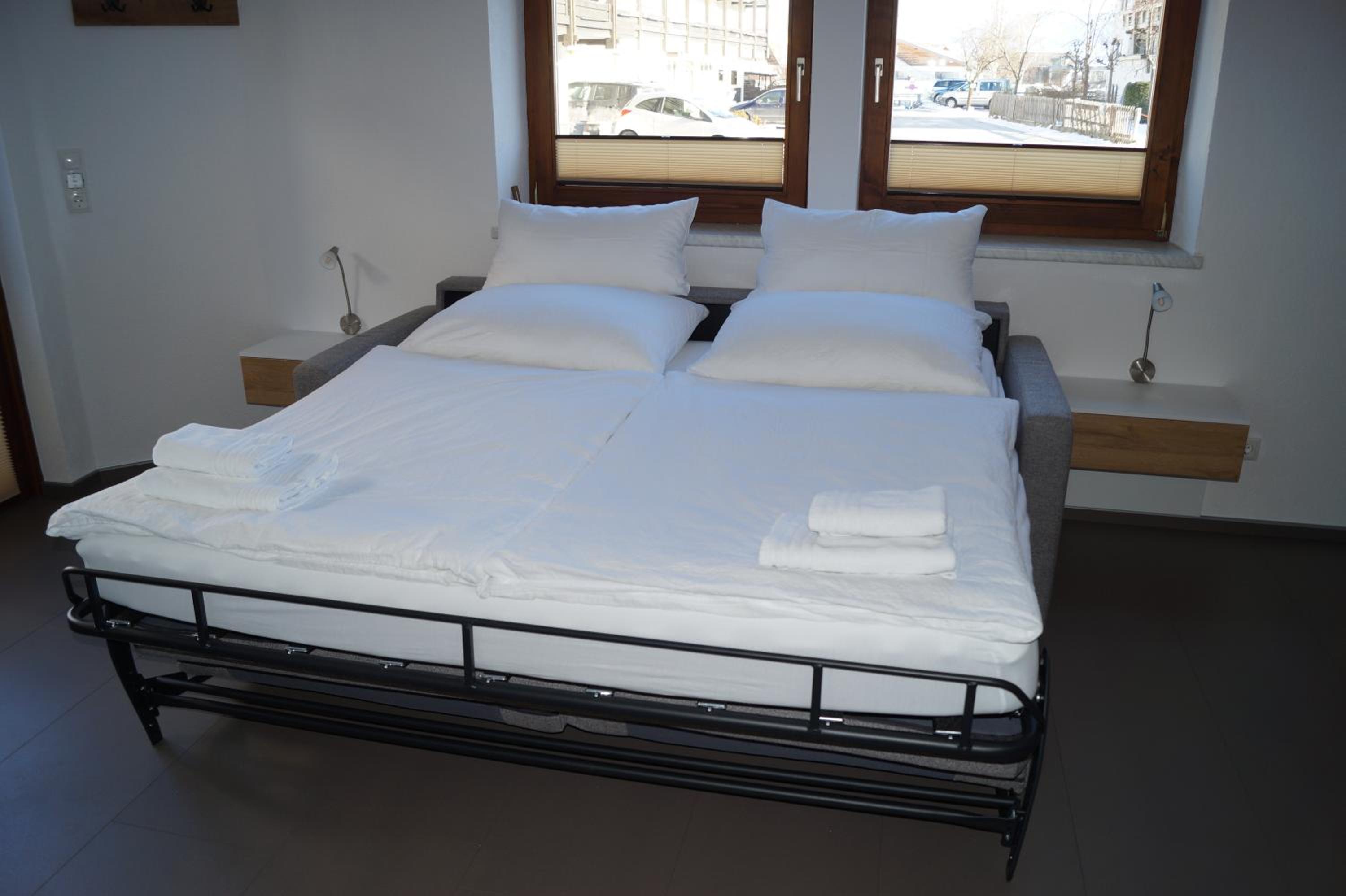 Studio Apartment - Photo 21