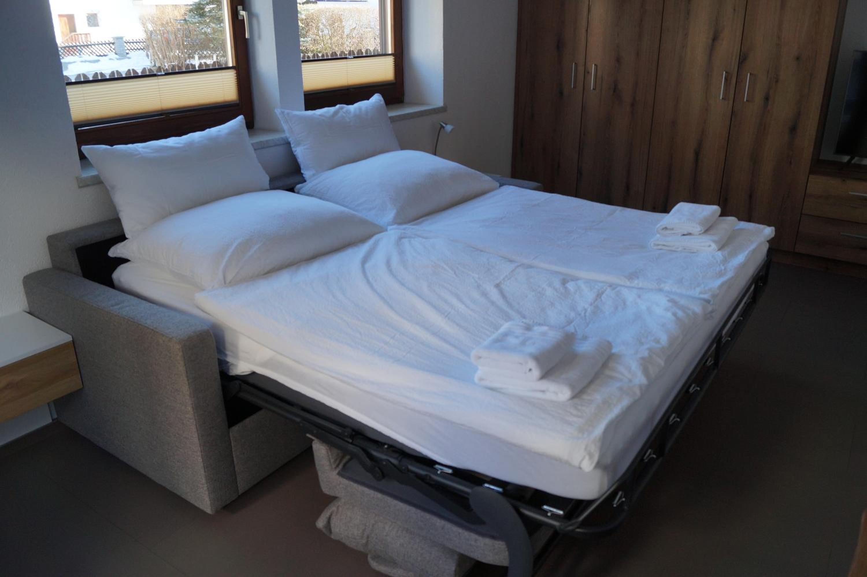 Studio Apartment - Photo 17