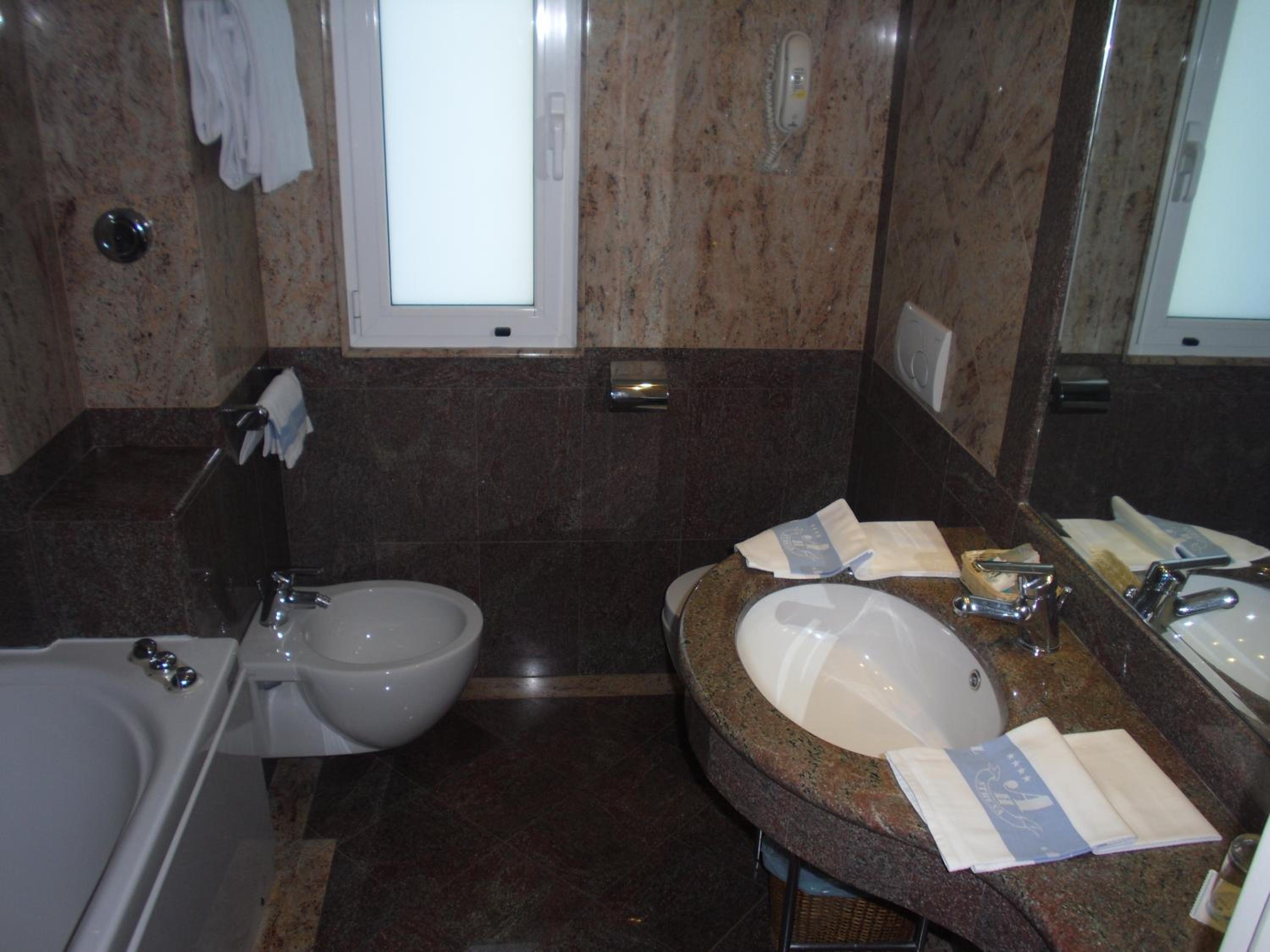 Double Room - Annex - Photo 8