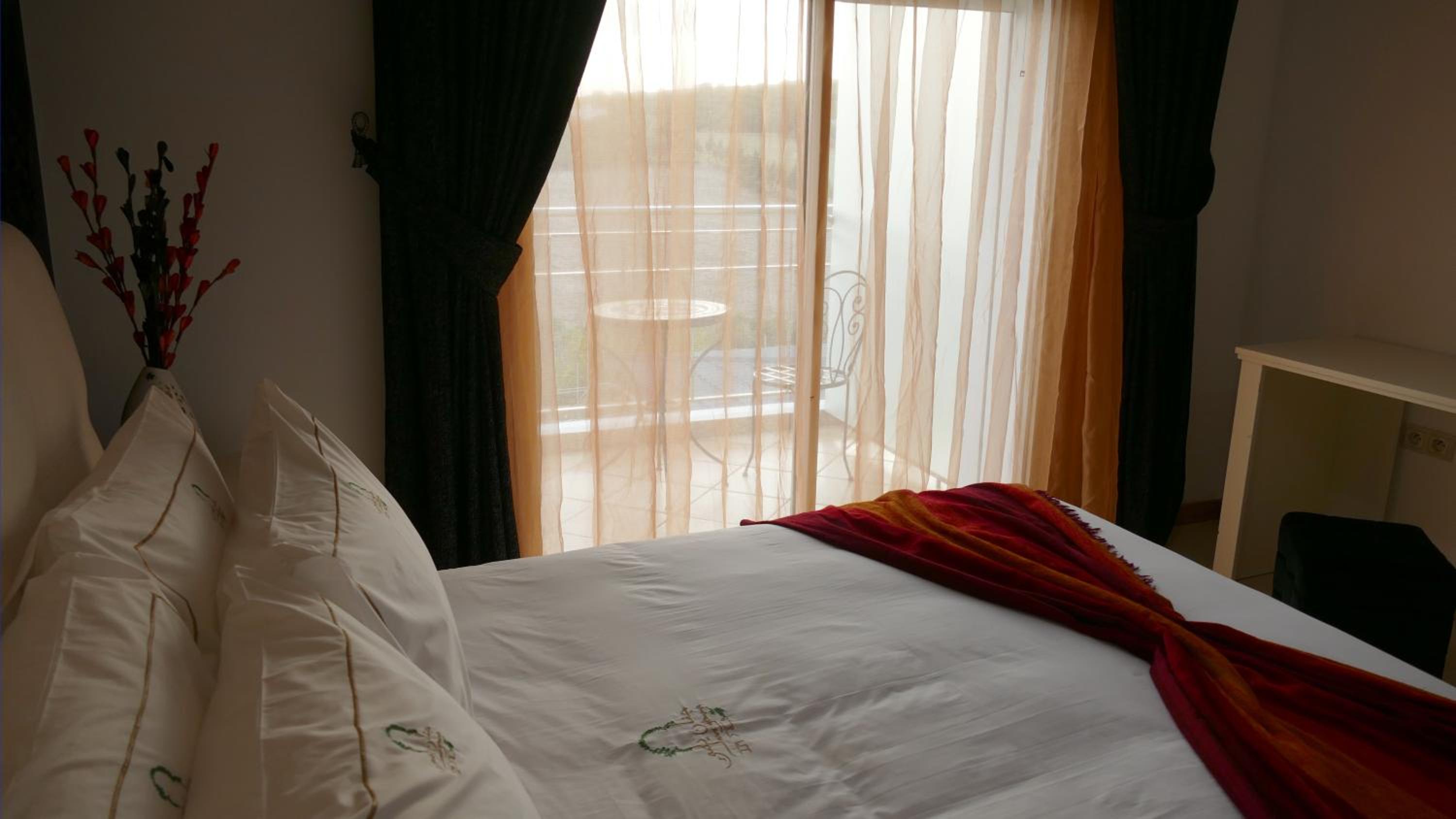 Double Room with Balcony - Photo 1