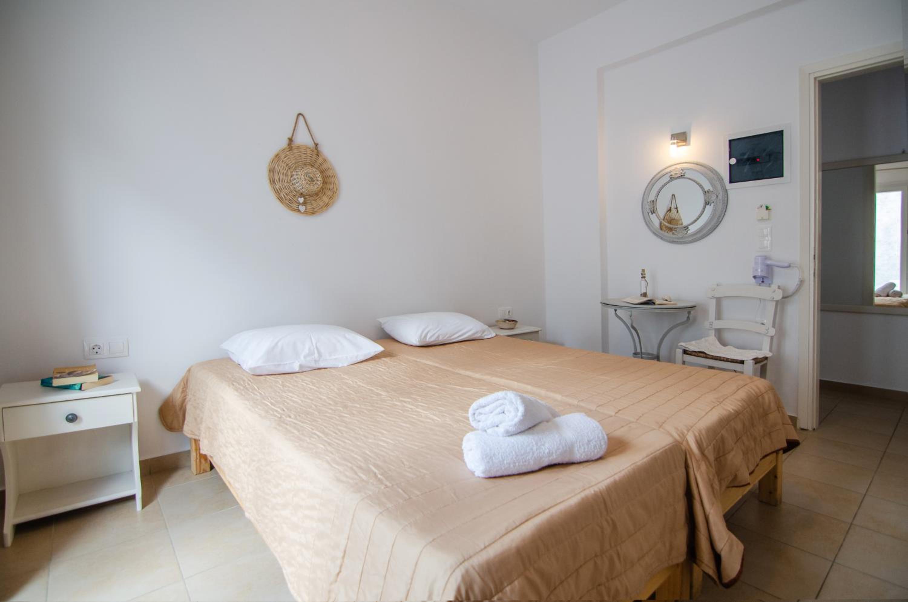 Triple Room - Photo 8