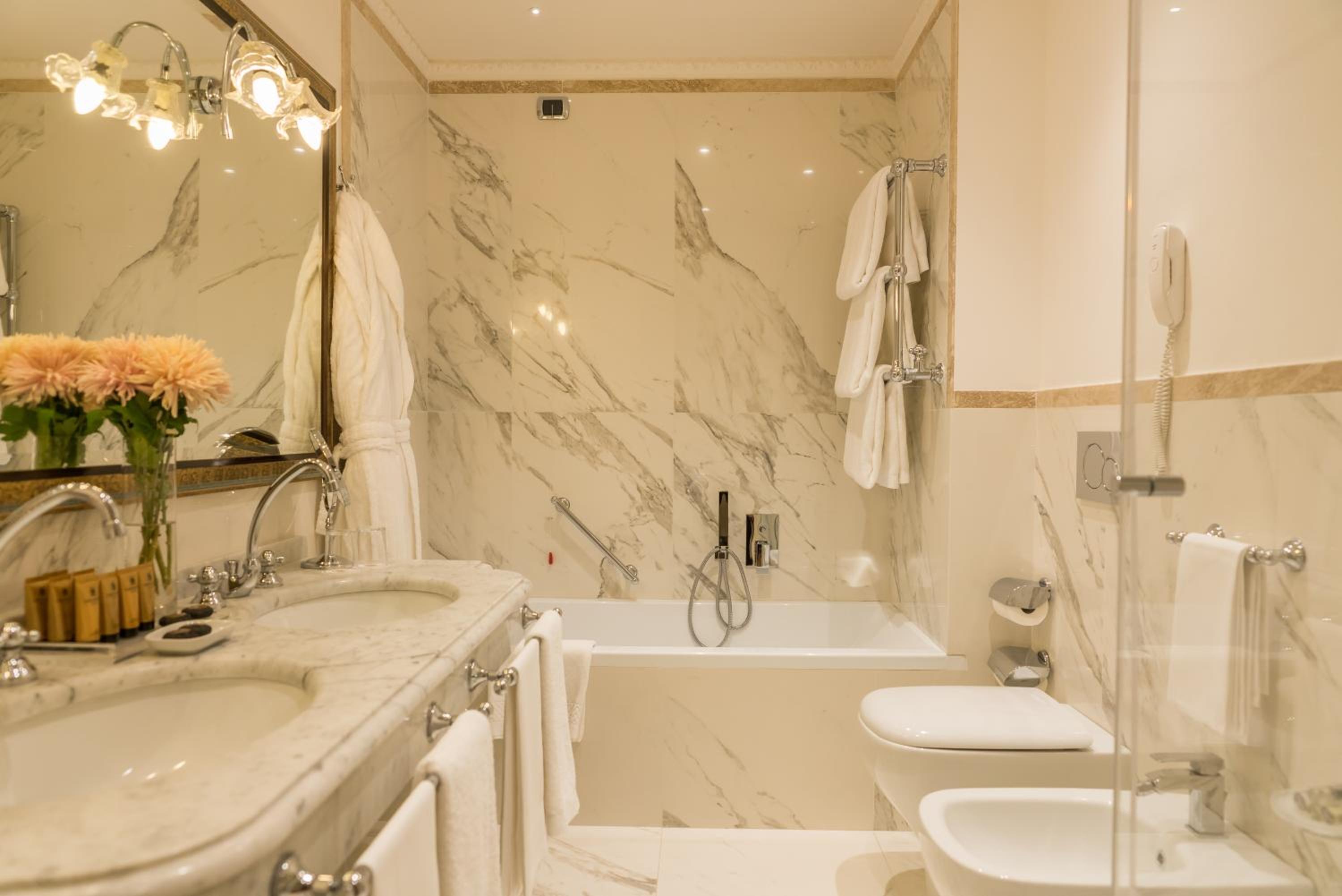 Junior Suite - Photo 11
