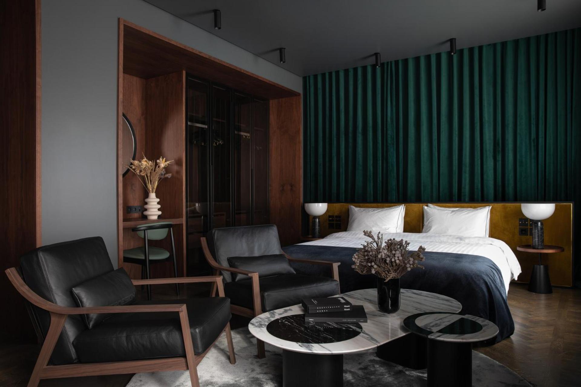 Suite - Photo 8