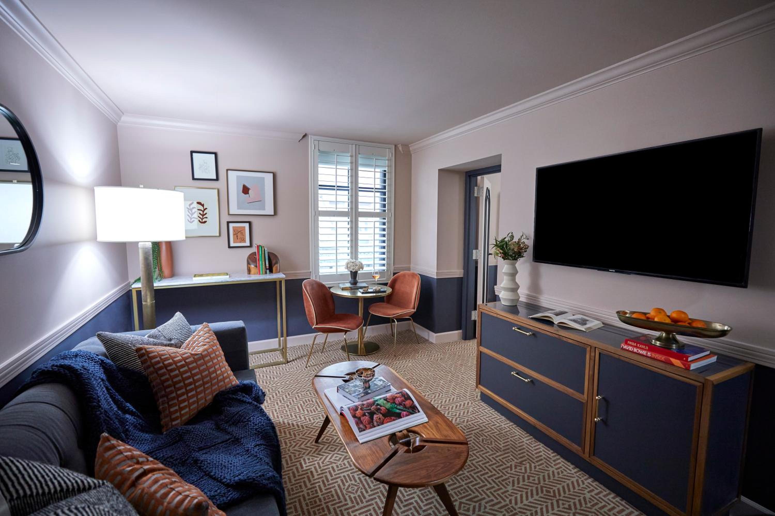 King Suite - Photo 3