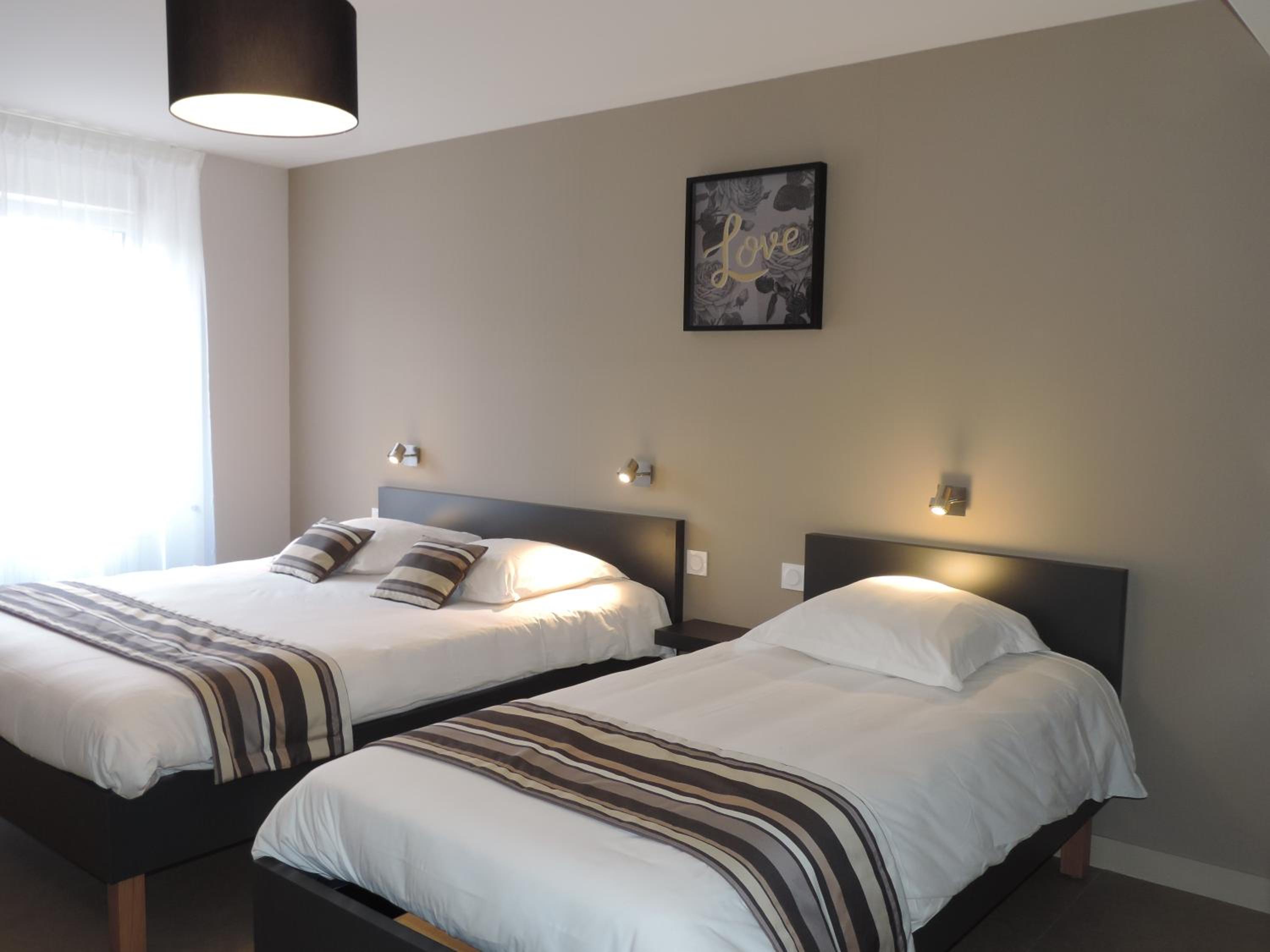 Comfort Triple Room with Shower photo 2