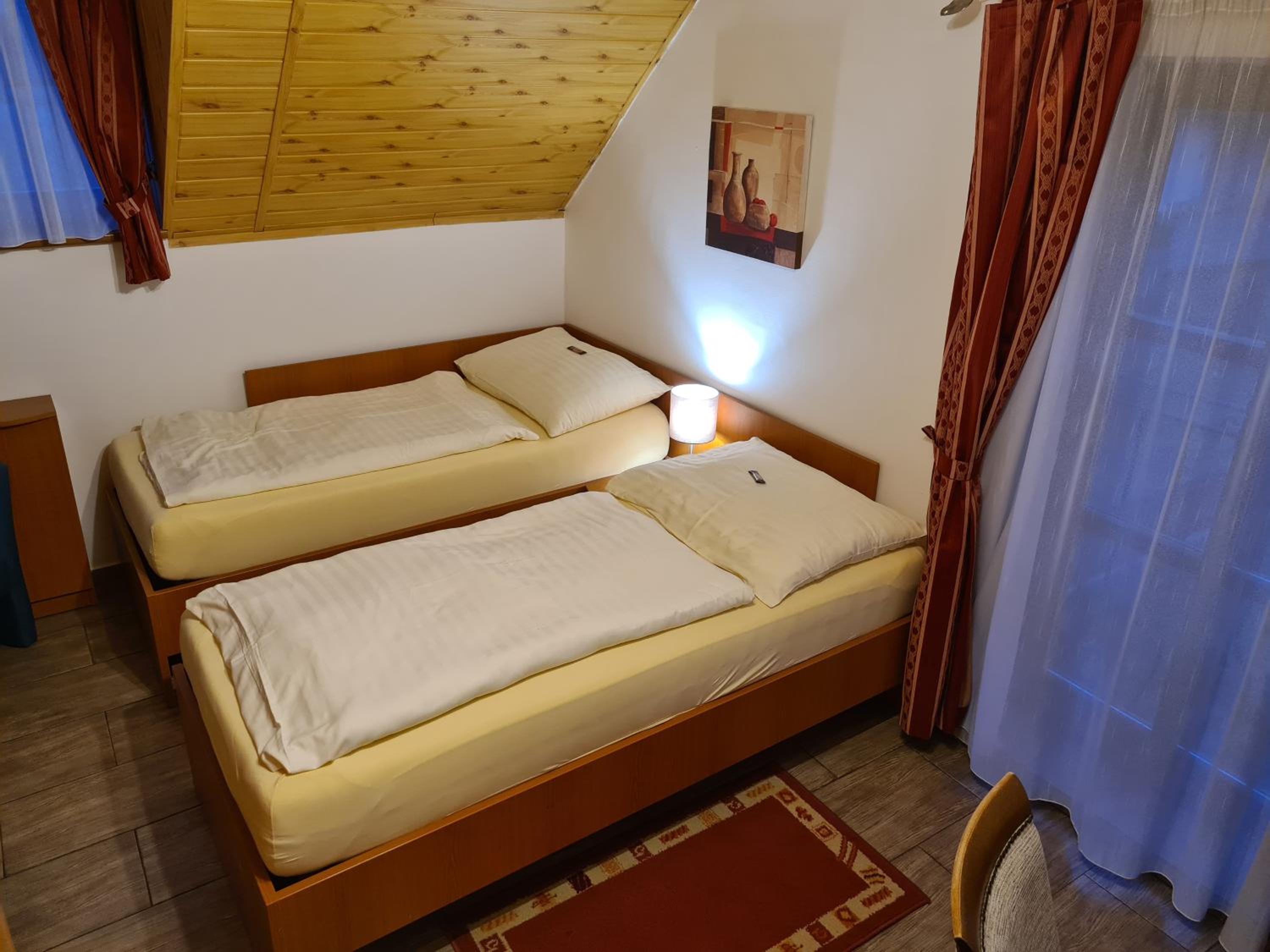 Twin Room with Garden View - Photo 6