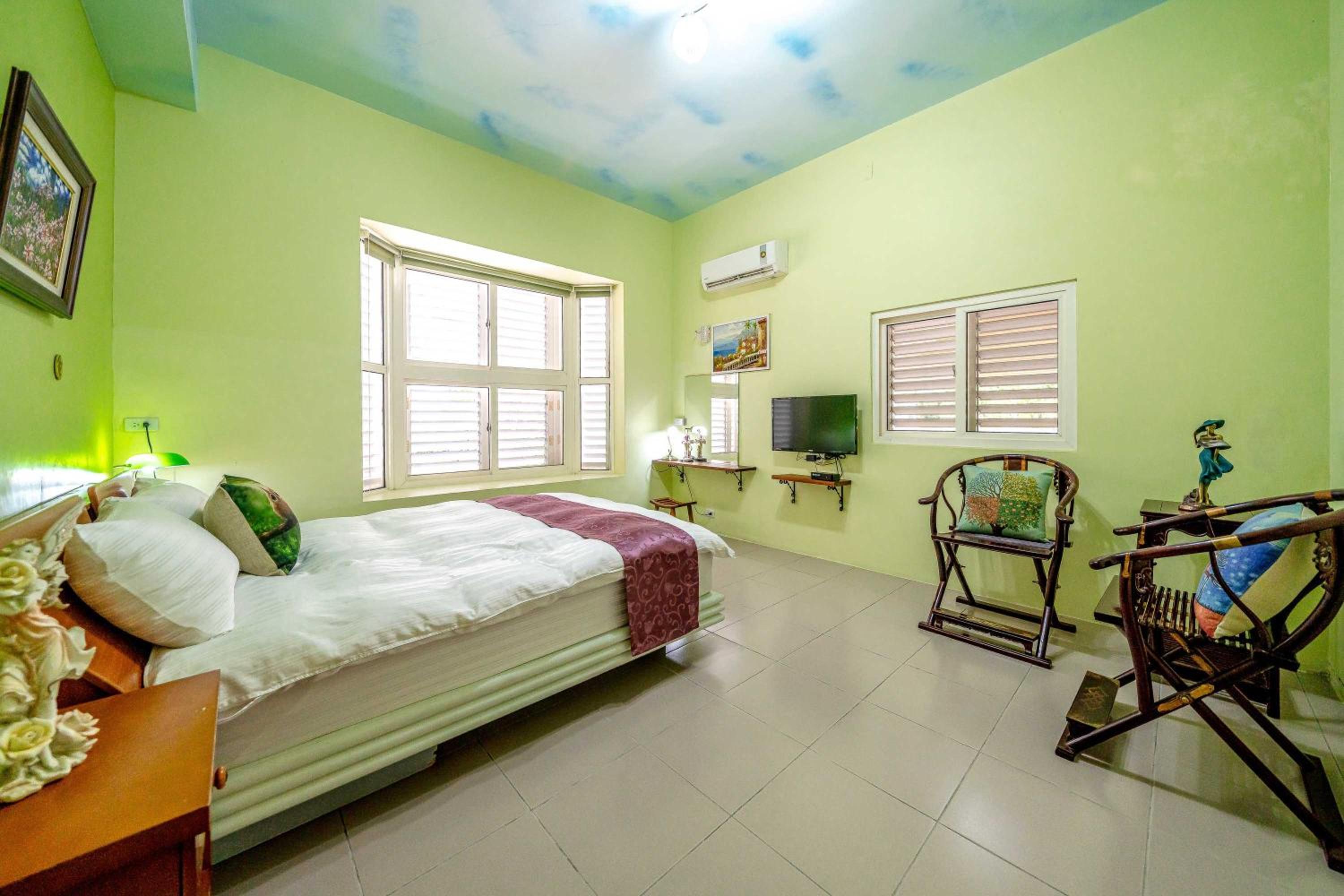 Four-Bedroom Vacation Home photo 2