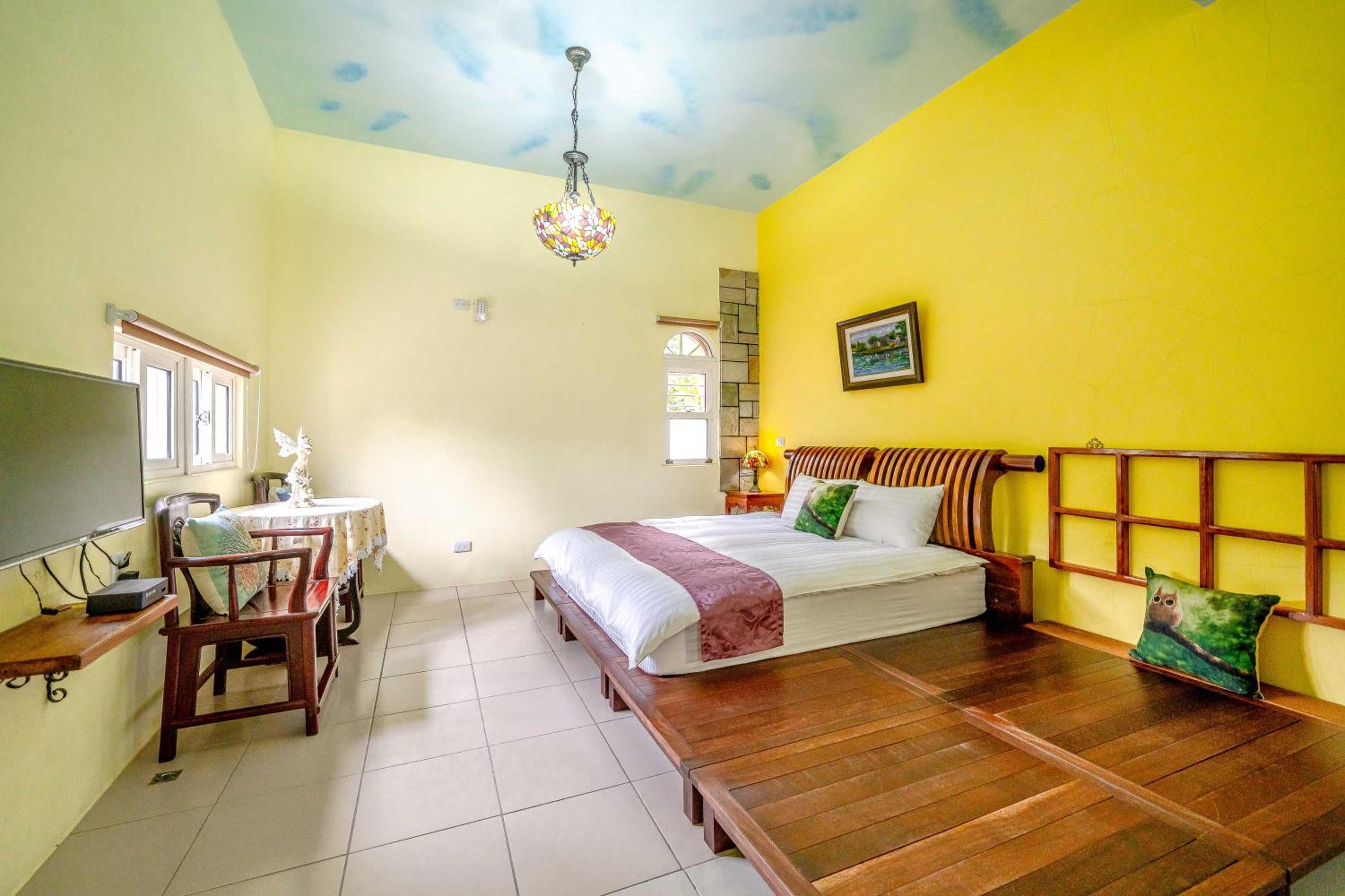 Queen Room with Two Queen Beds photo 1