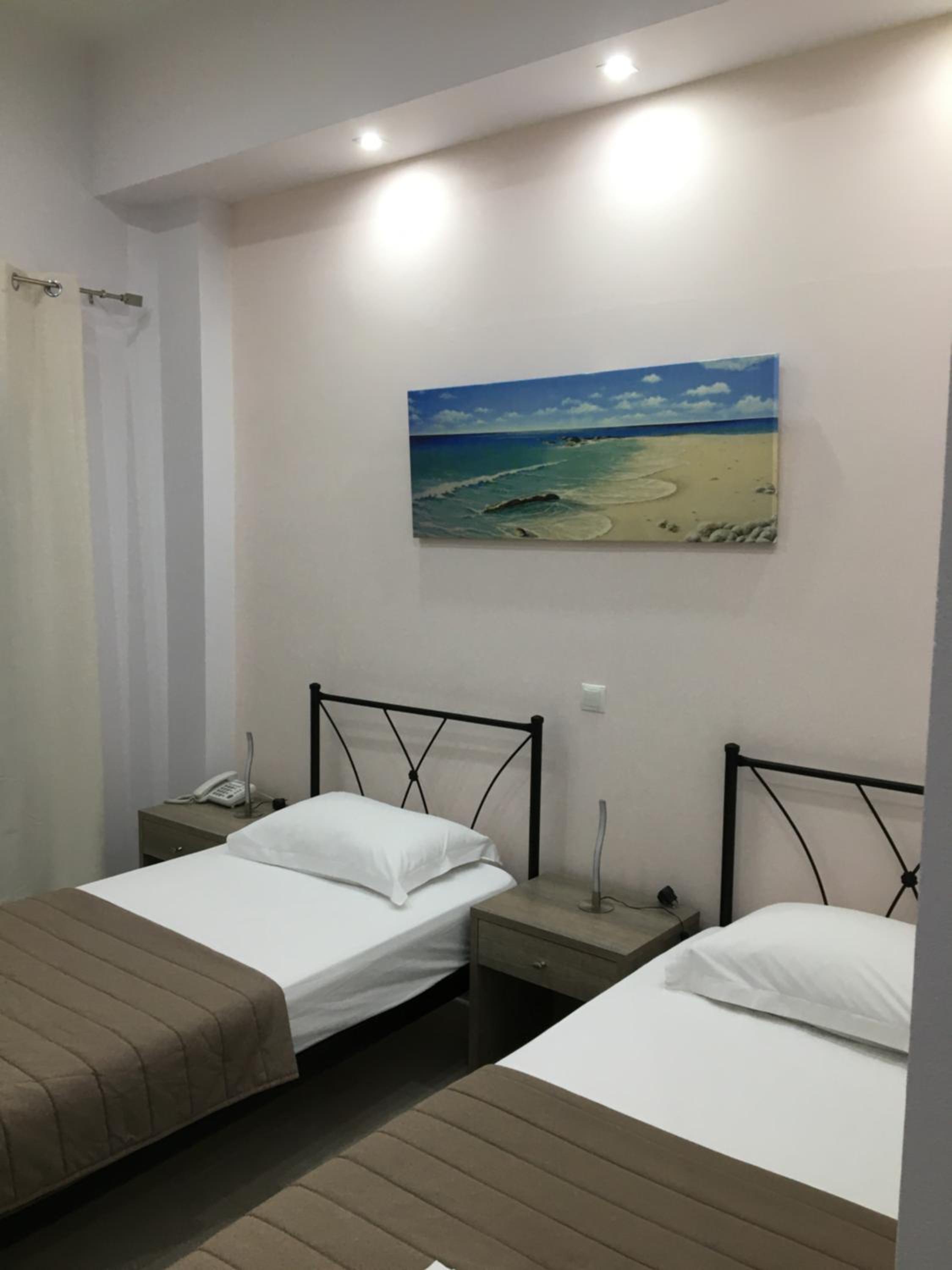 Twin Room - Photo 1