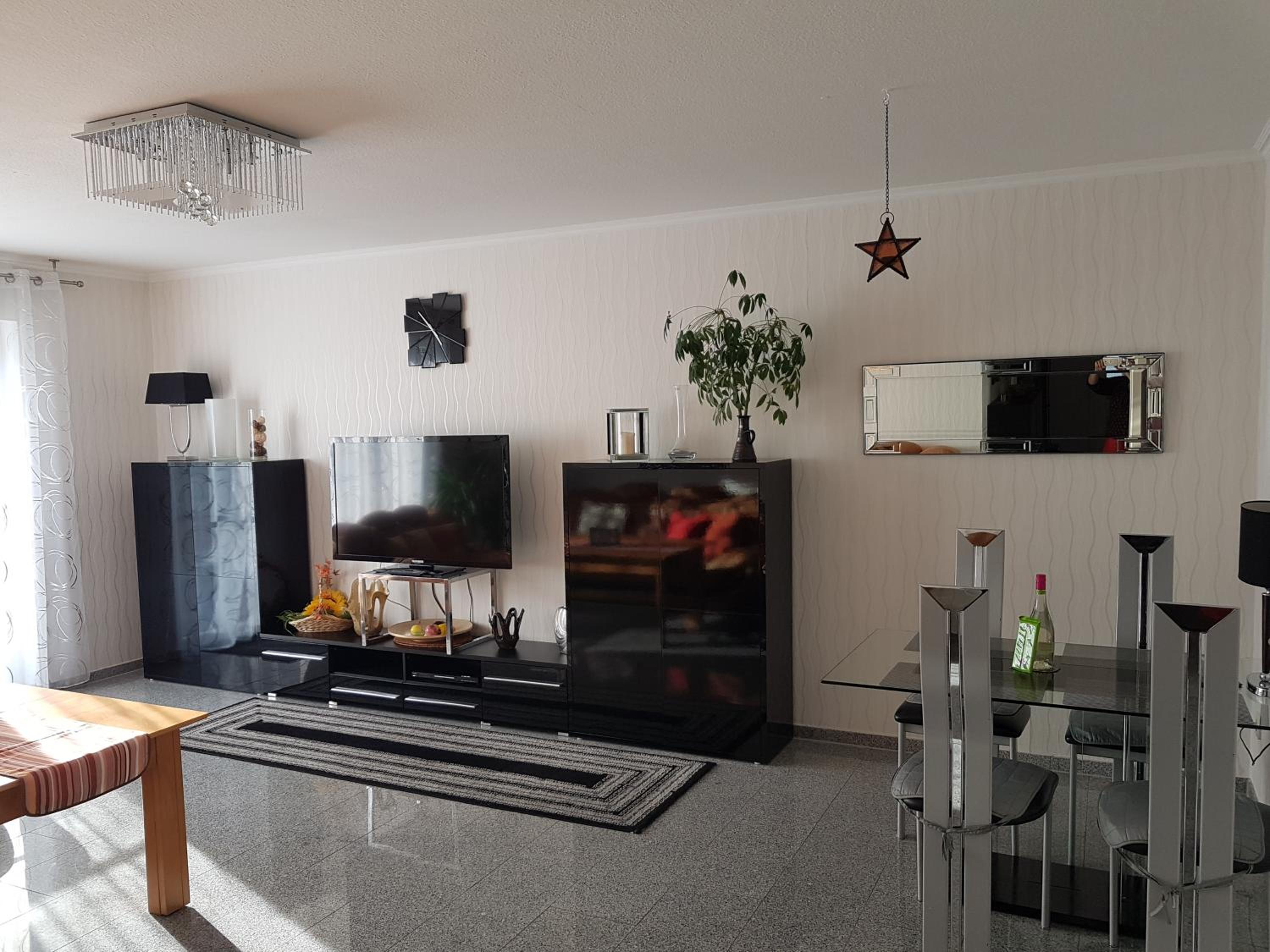 Two-Bedroom House - Photo 11