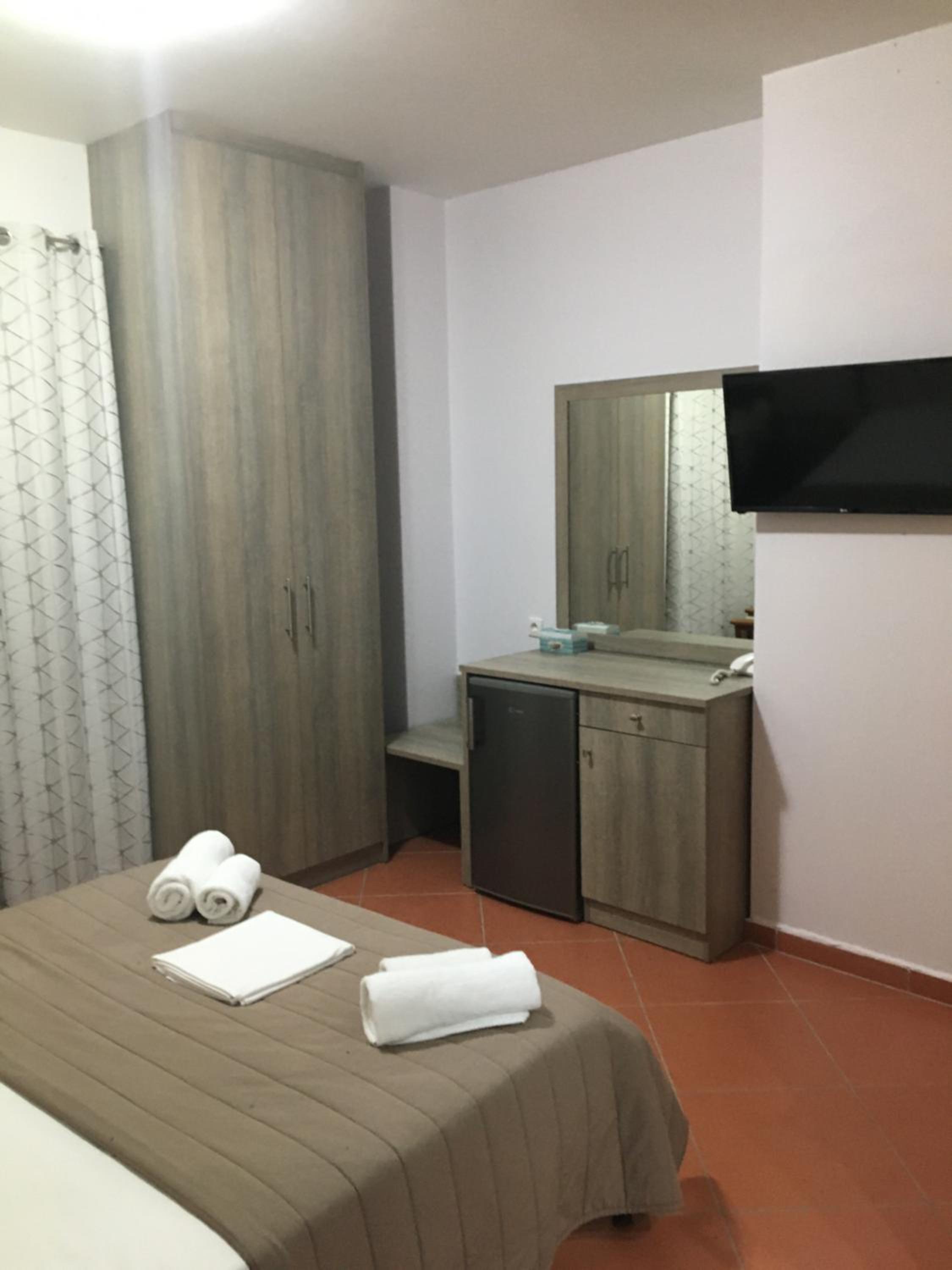 Double Room - Photo 2
