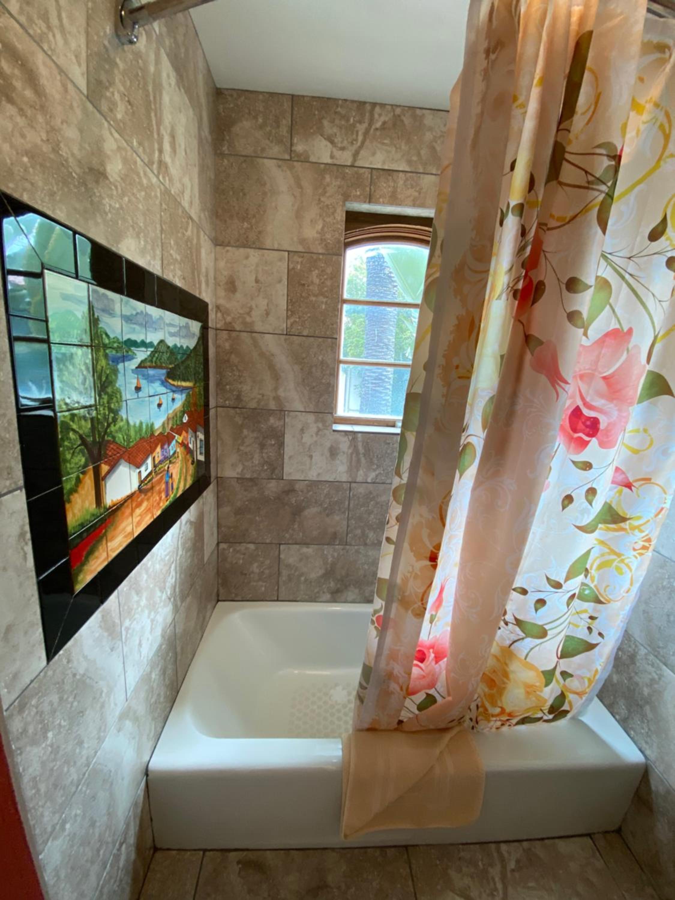 King Room with Balcony - Photo 14