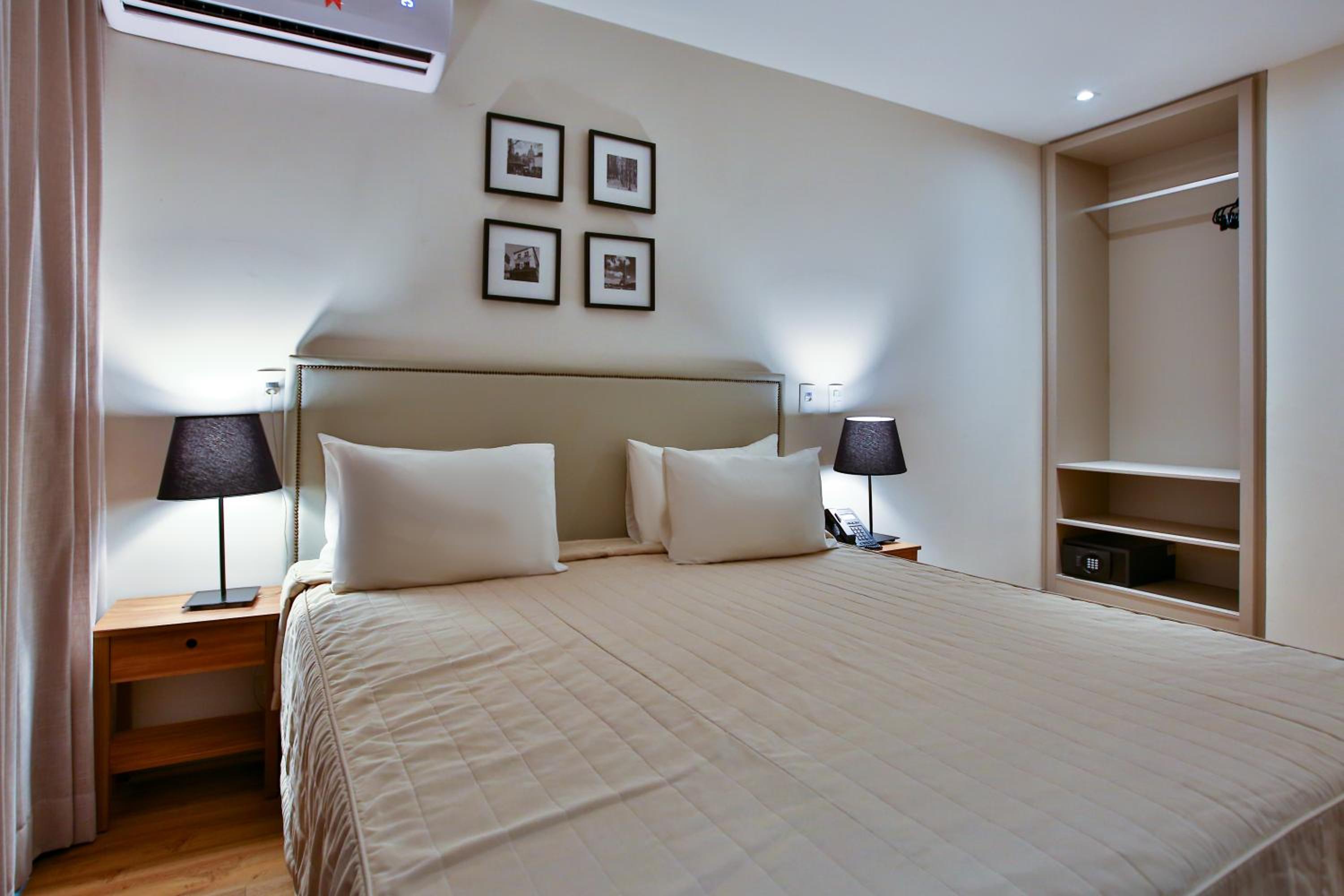 Deluxe Queen Room