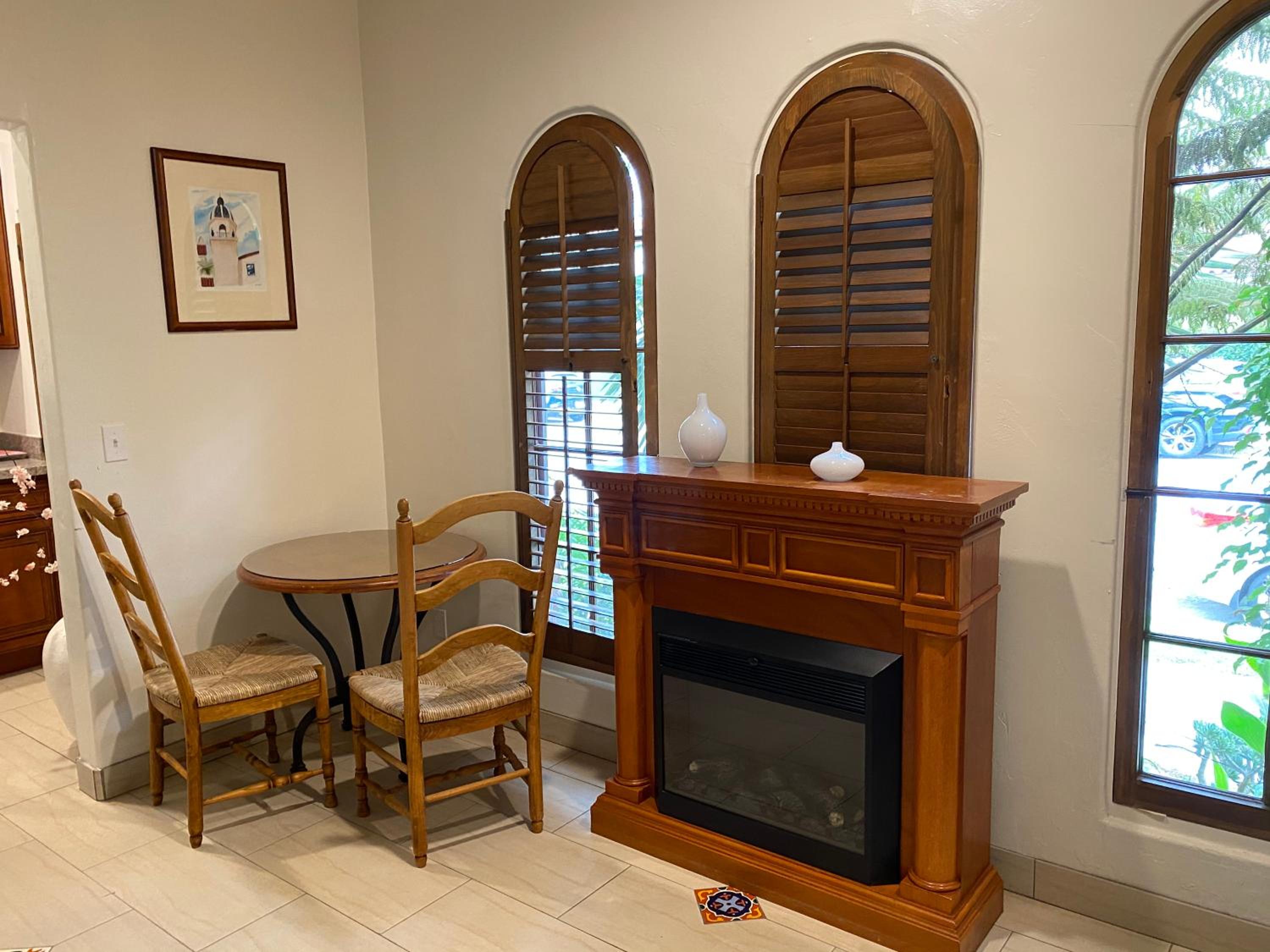 Deluxe King Suite - Photo 3