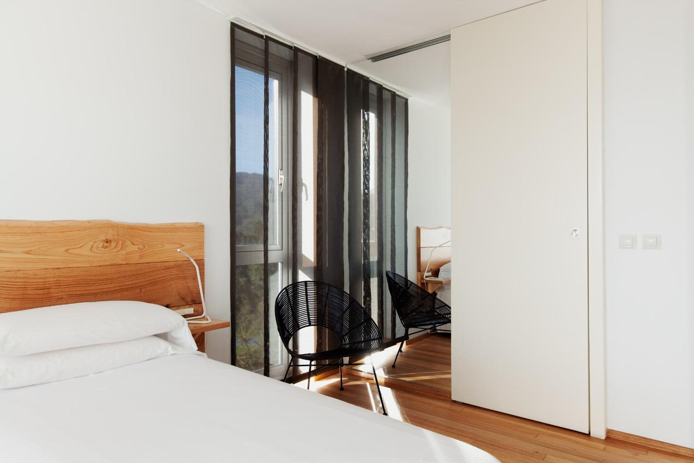 Deluxe Double or Twin Room with Sea View photo 3
