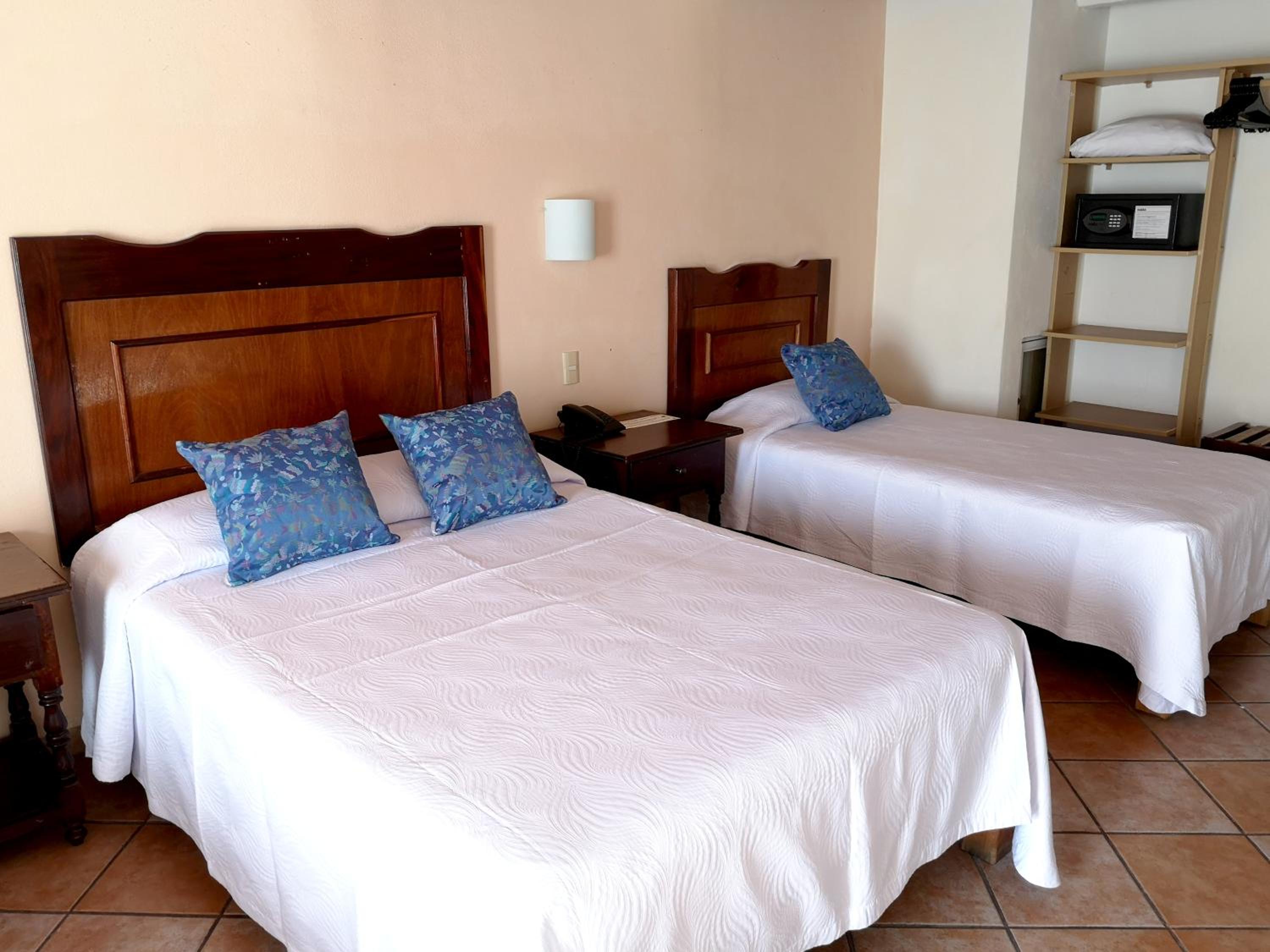 Standard Double Room with Two Double Beds - Photo 16