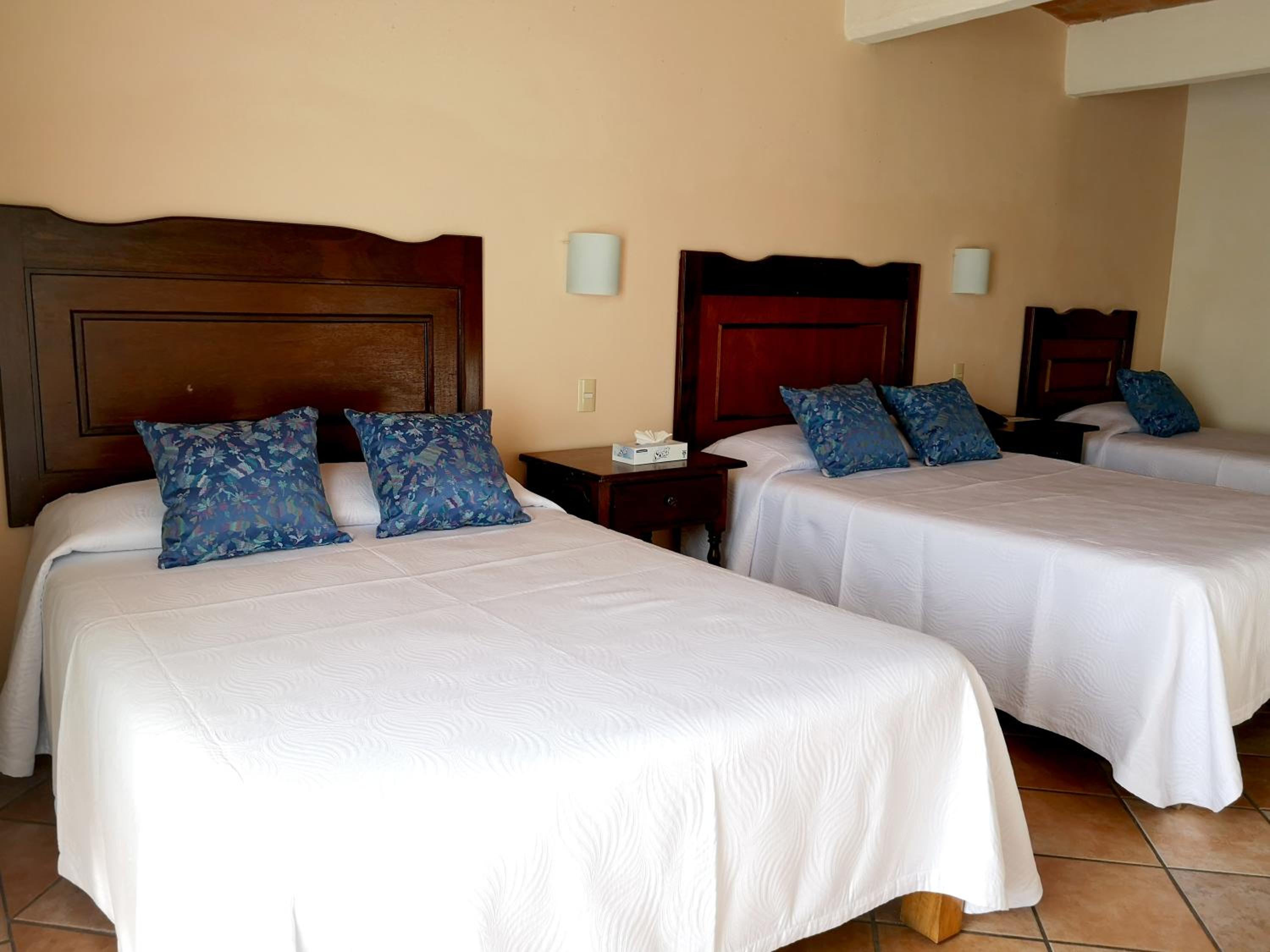 Standard Double Room with Two Double Beds - Photo 15