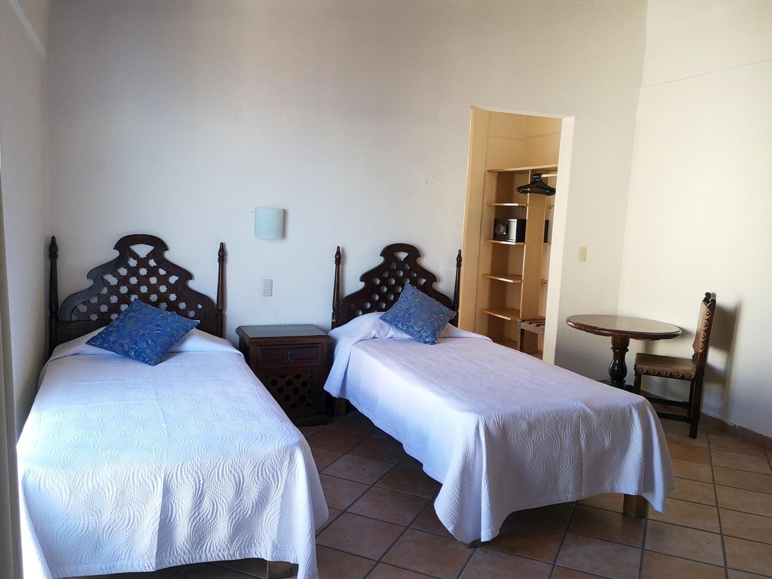 Standard Double Room with Two Double Beds - Photo 13