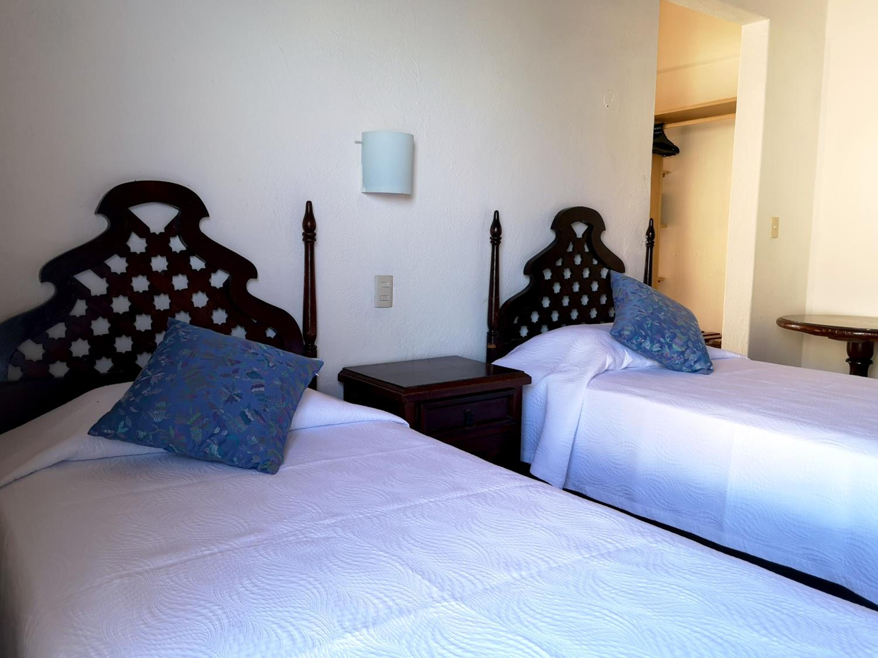 Standard Double Room with Two Double Beds - Photo 12