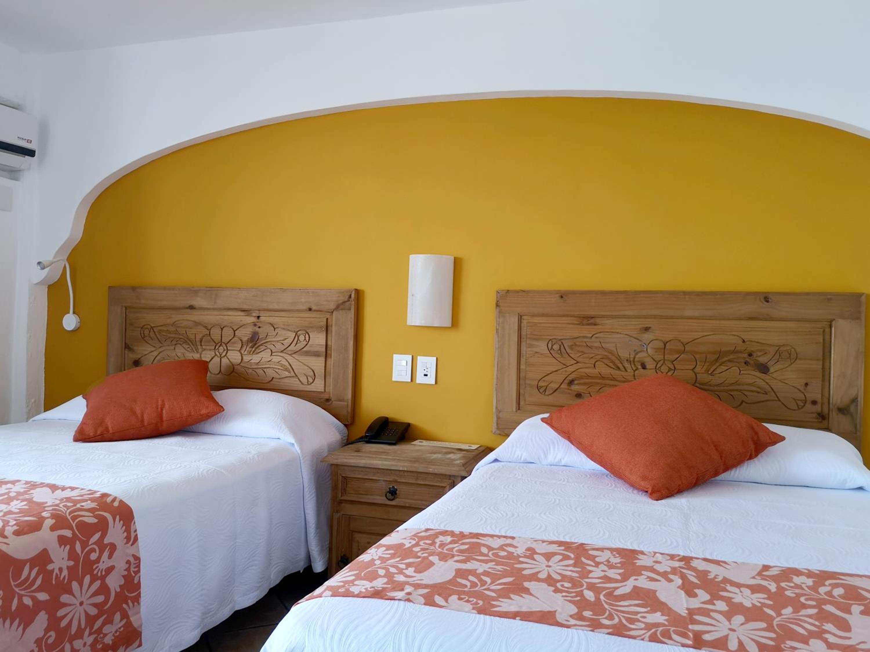 Double Room with Two Double Beds and Ocean View - Photo 13