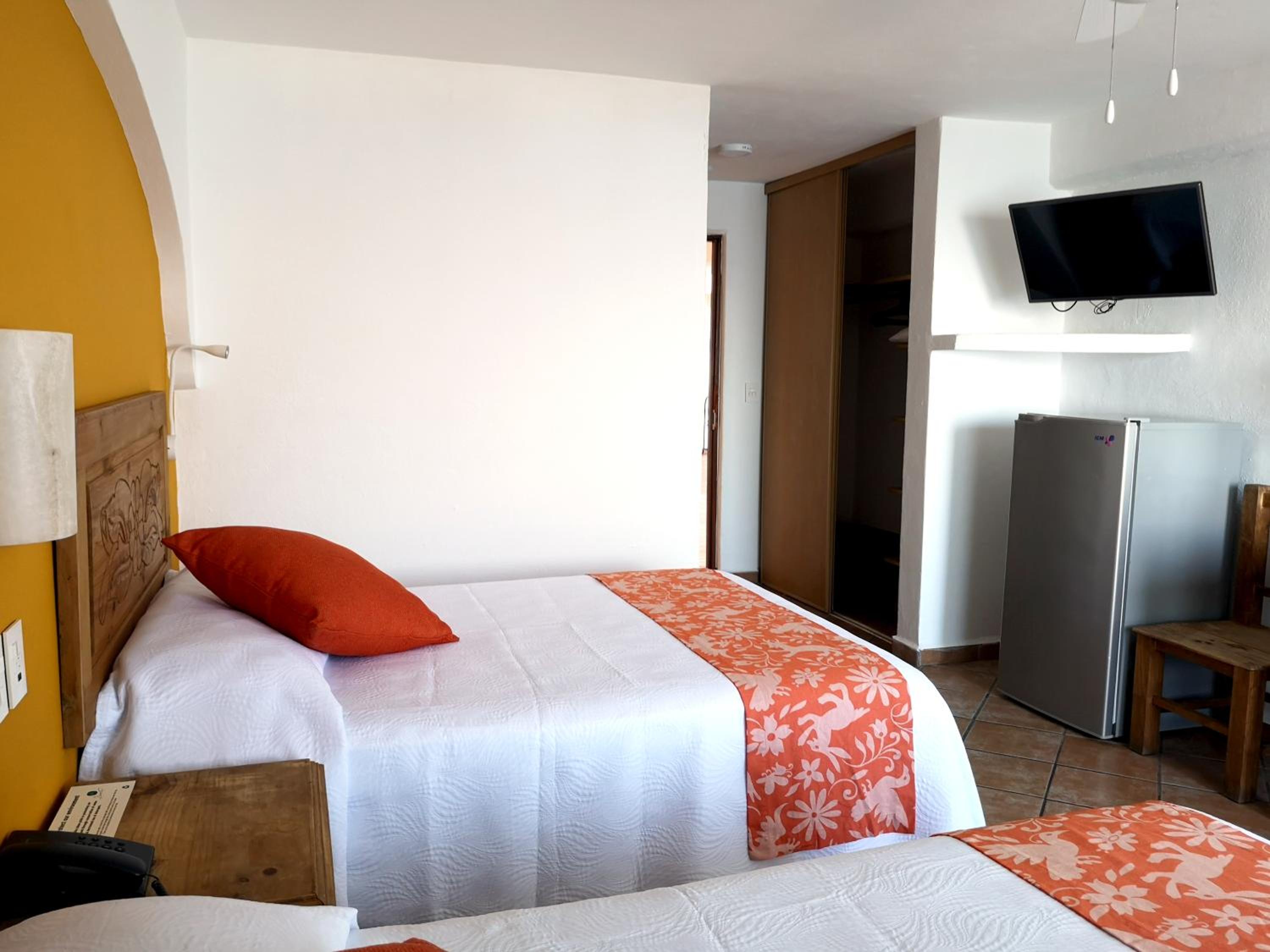 Double Room with Two Double Beds and Ocean View - Photo 12