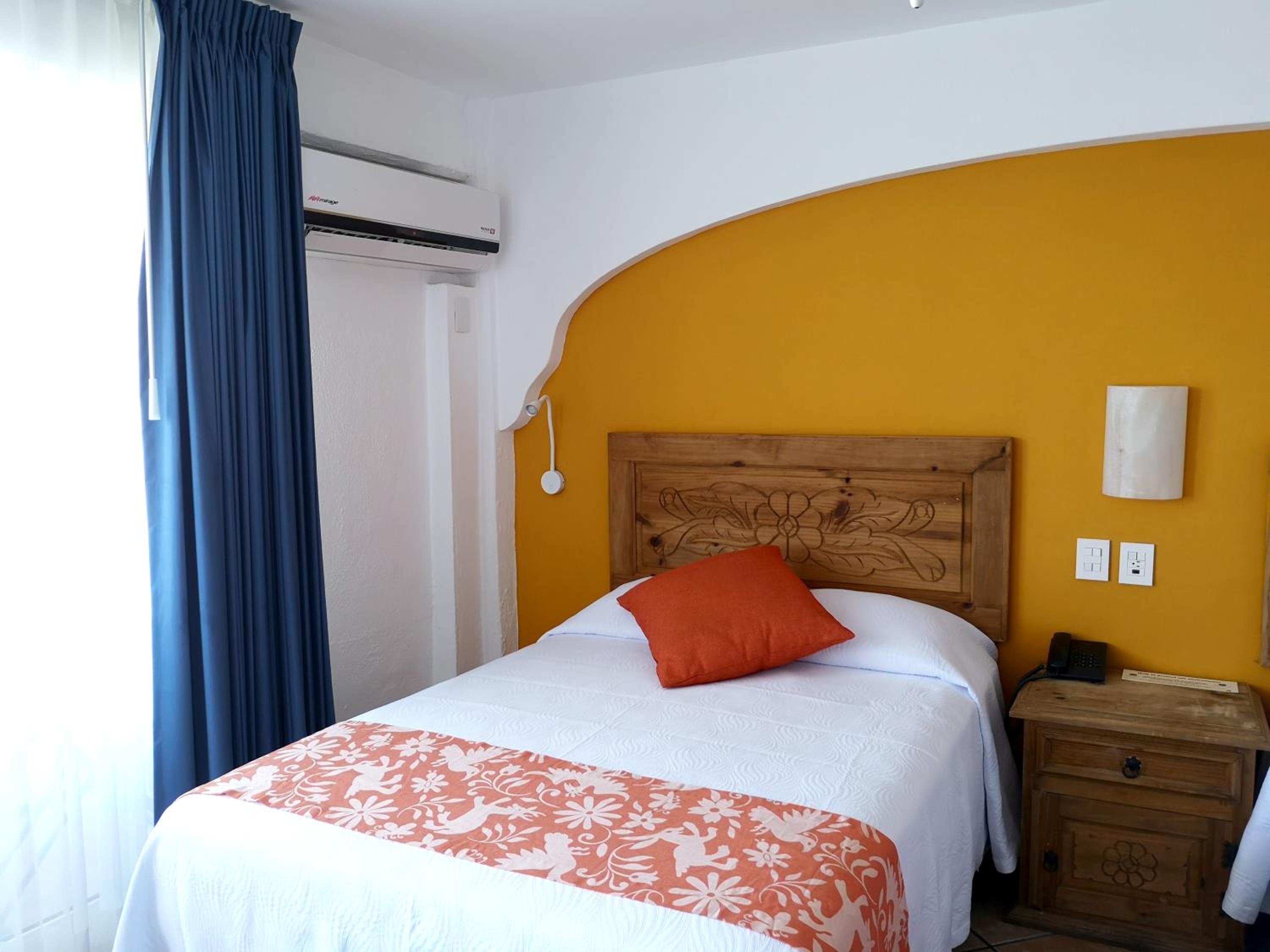 Double Room with Two Double Beds and Ocean View - Photo 11