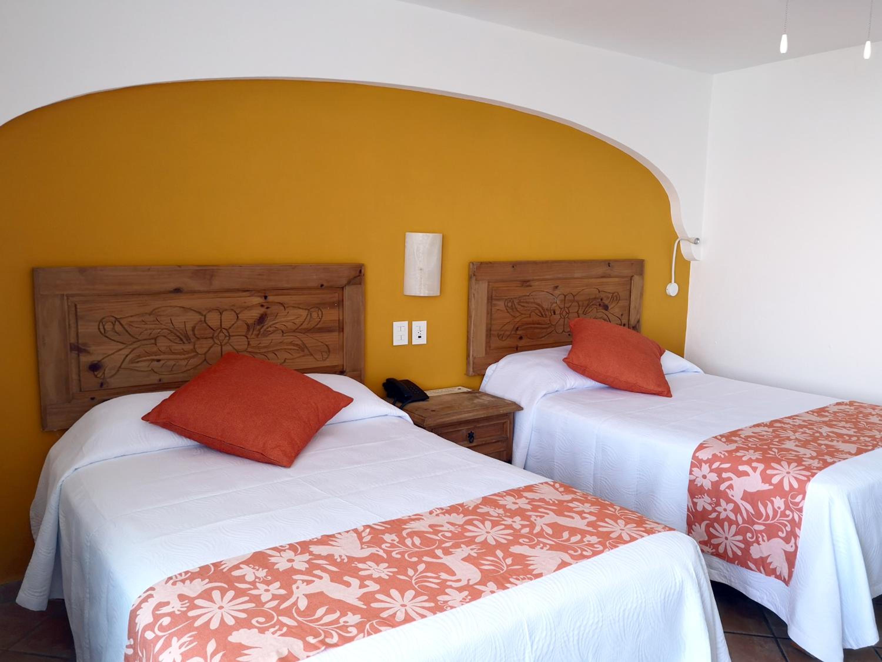 Double Room with Two Double Beds and Ocean View - Photo 10