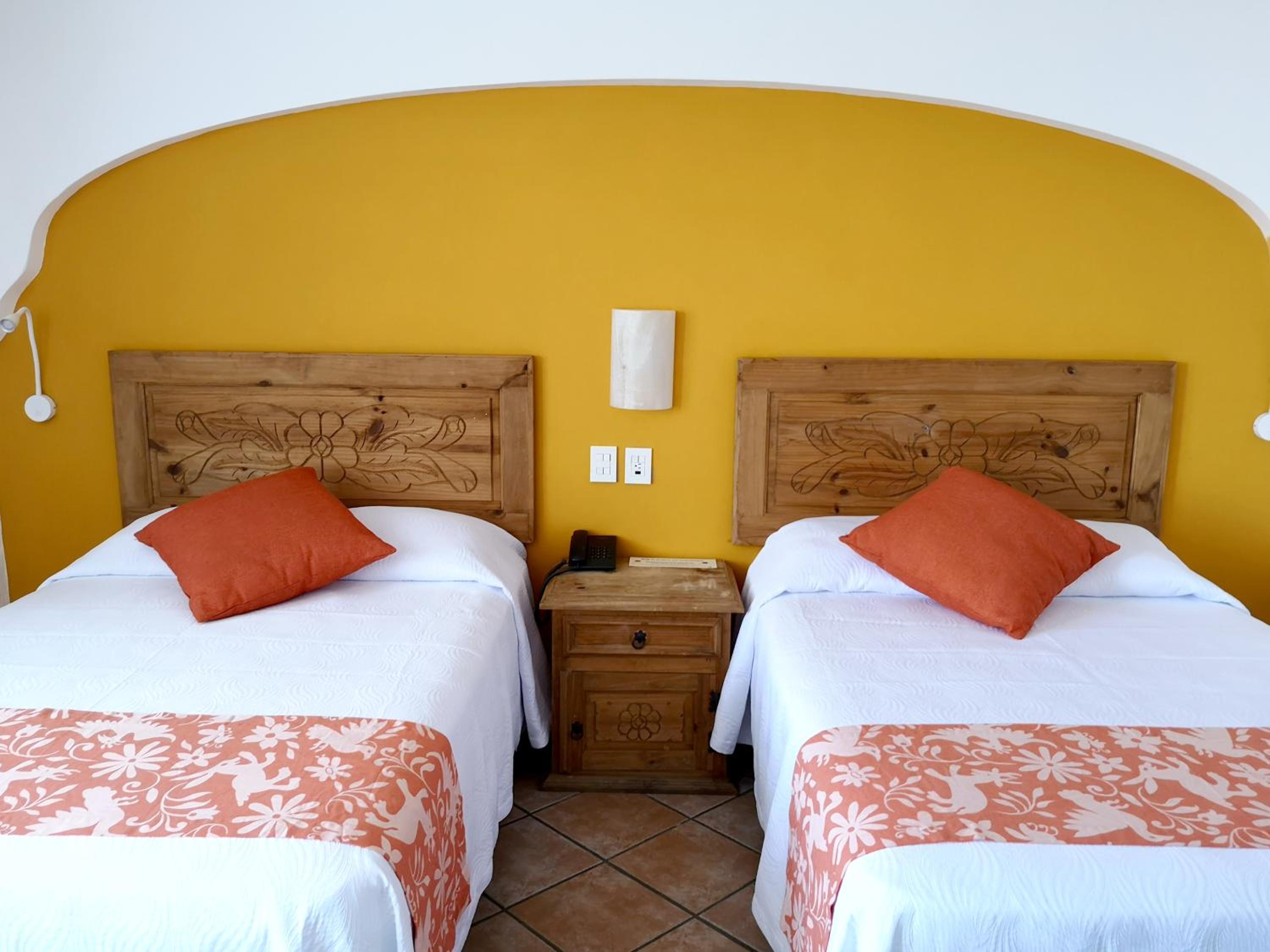 Double Room with Two Double Beds and Ocean View - Photo 4