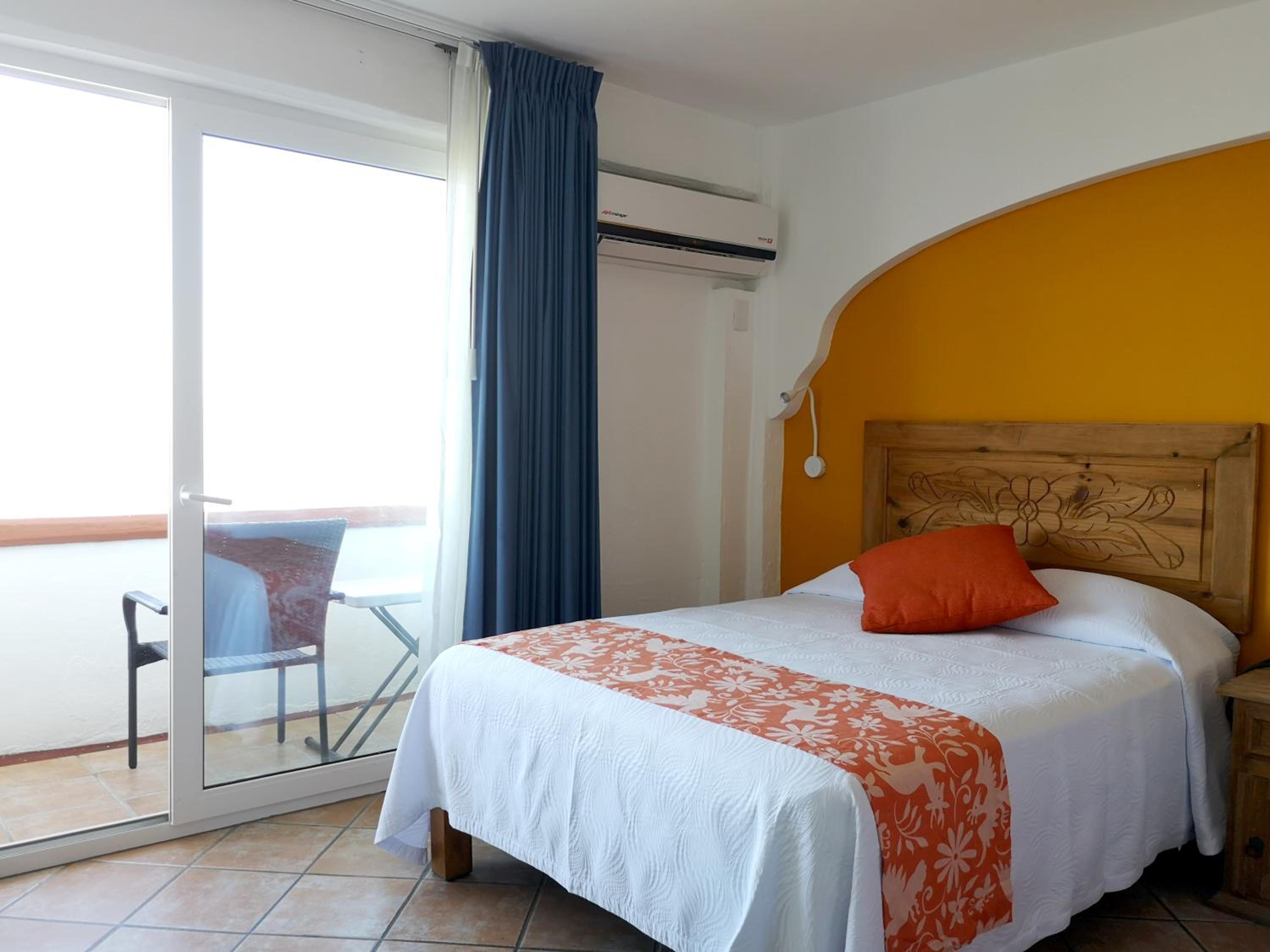 Double Room with Two Double Beds and Ocean View - Photo 7