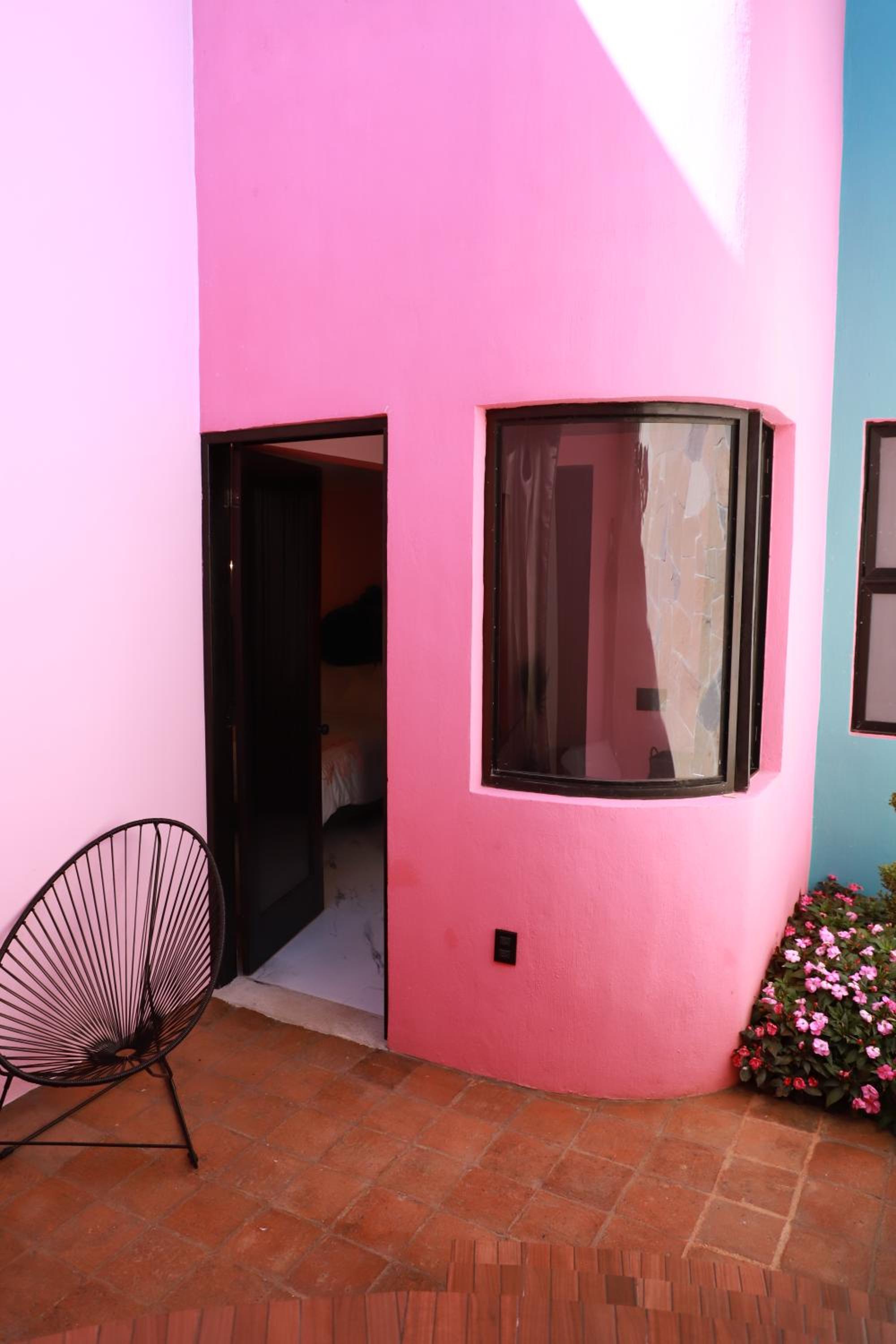 Deluxe Queen Room with Two Queen Beds - Photo 9