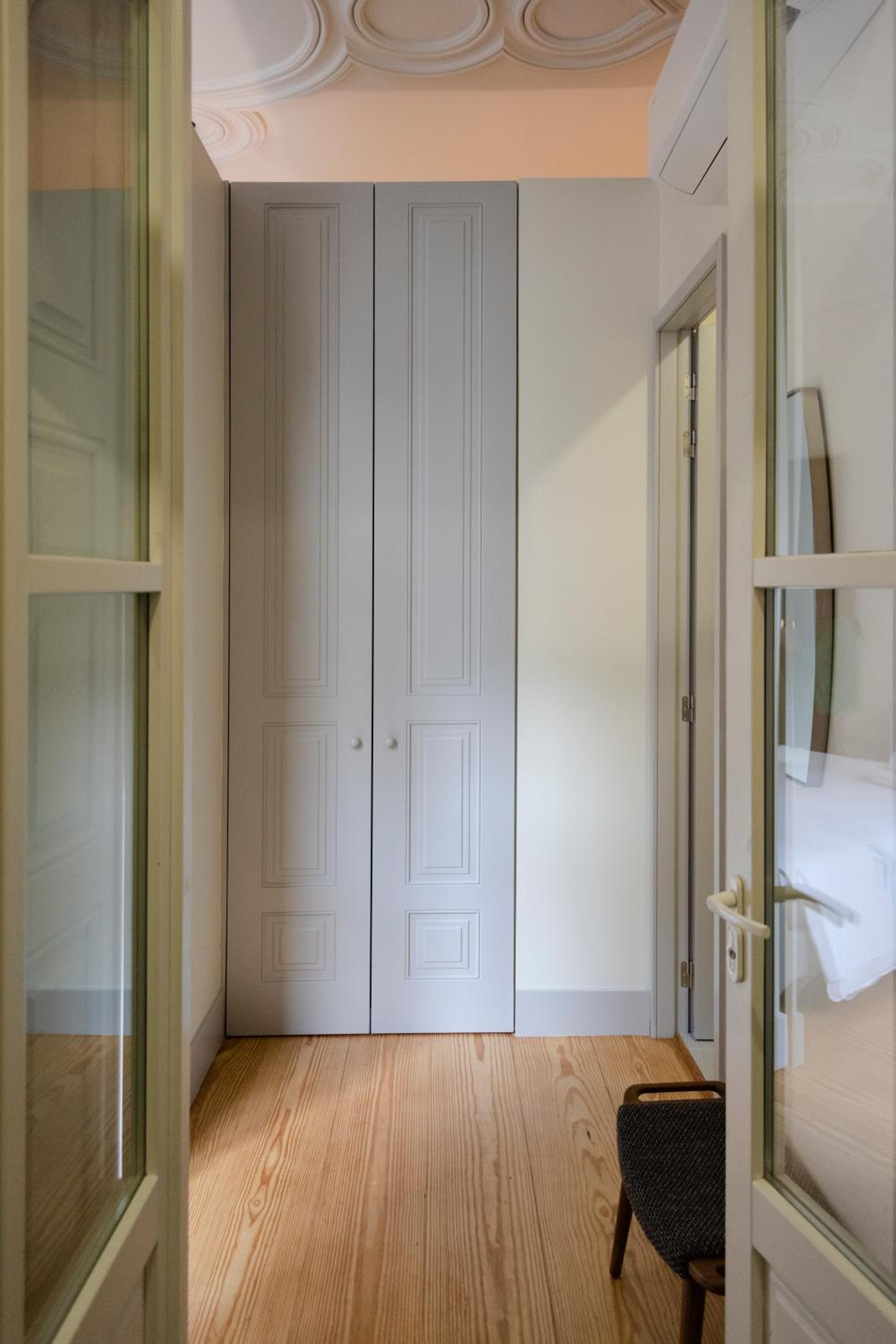 Deluxe Double Room - Photo 11