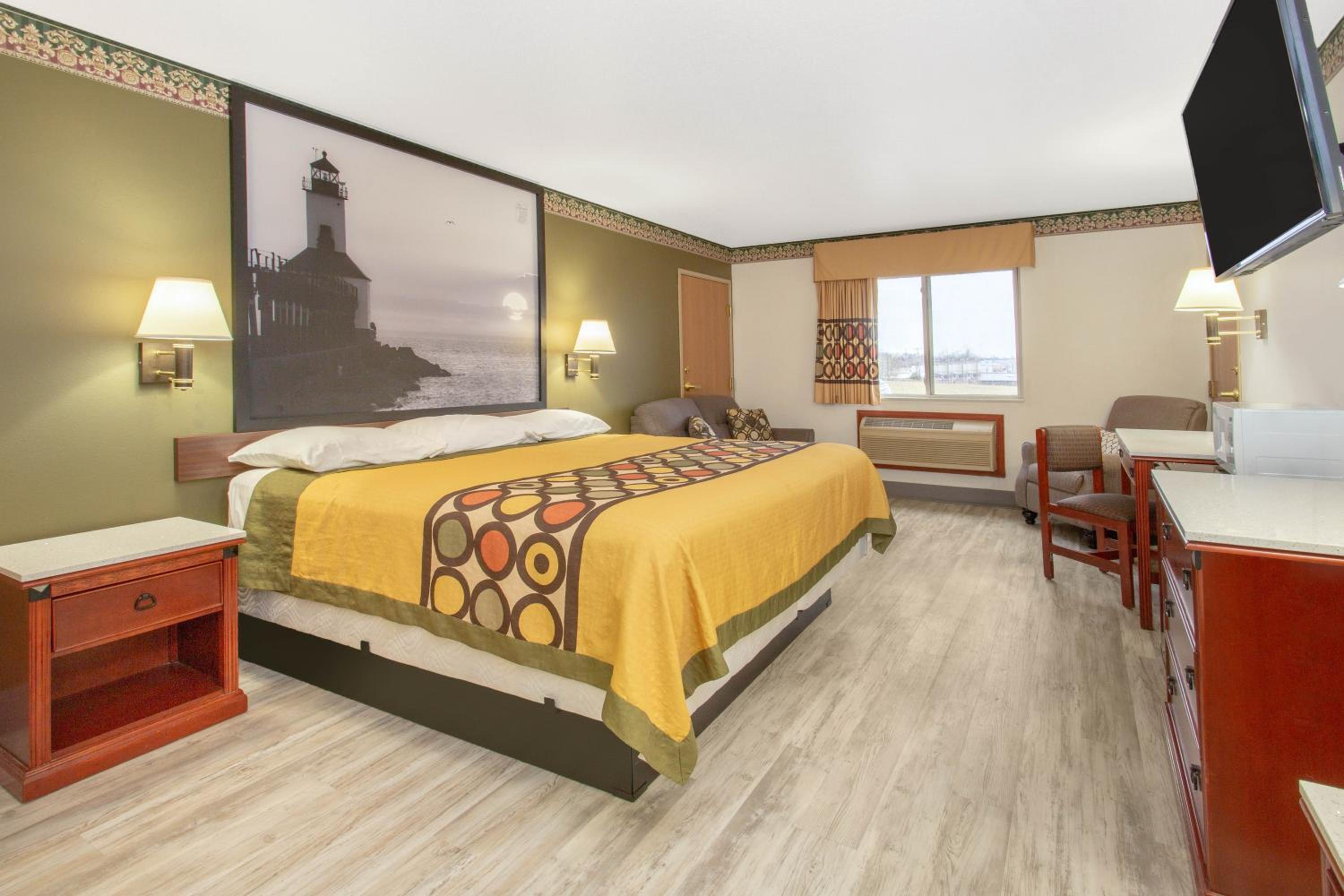 King Room - Disability Access - Non-Smoking - Photo 1