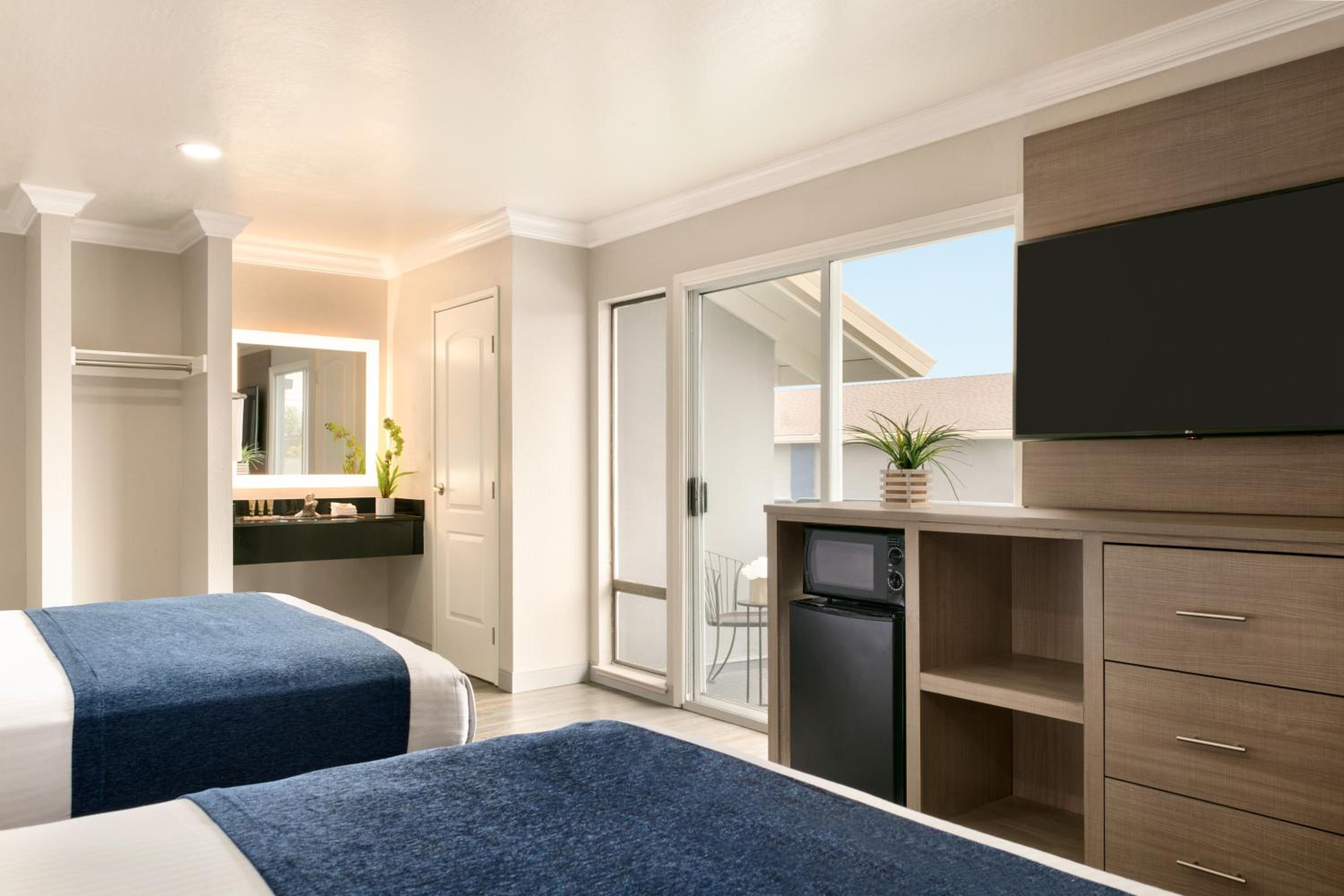 Double Room - Photo 15