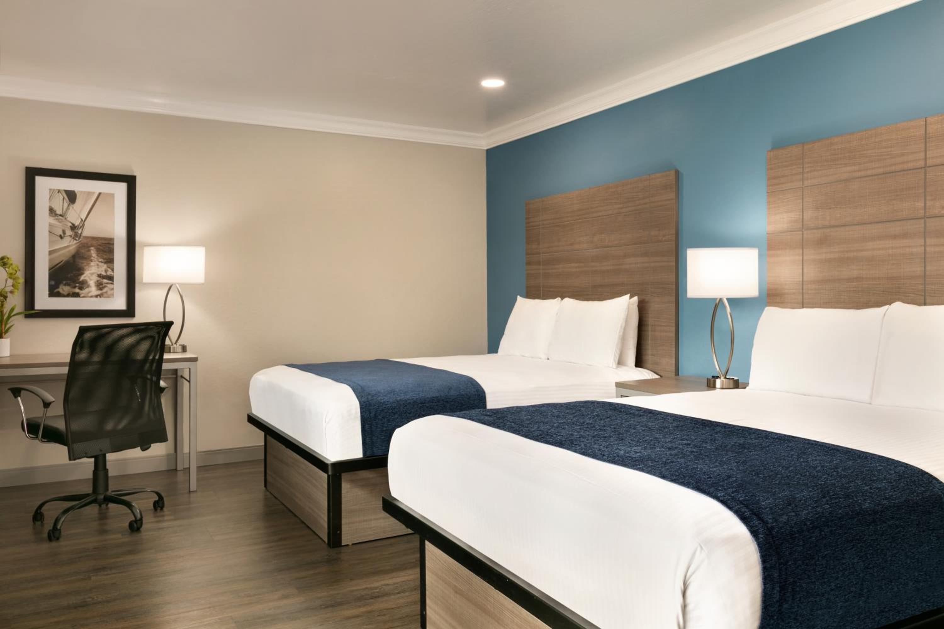 Double Room - Photo 6