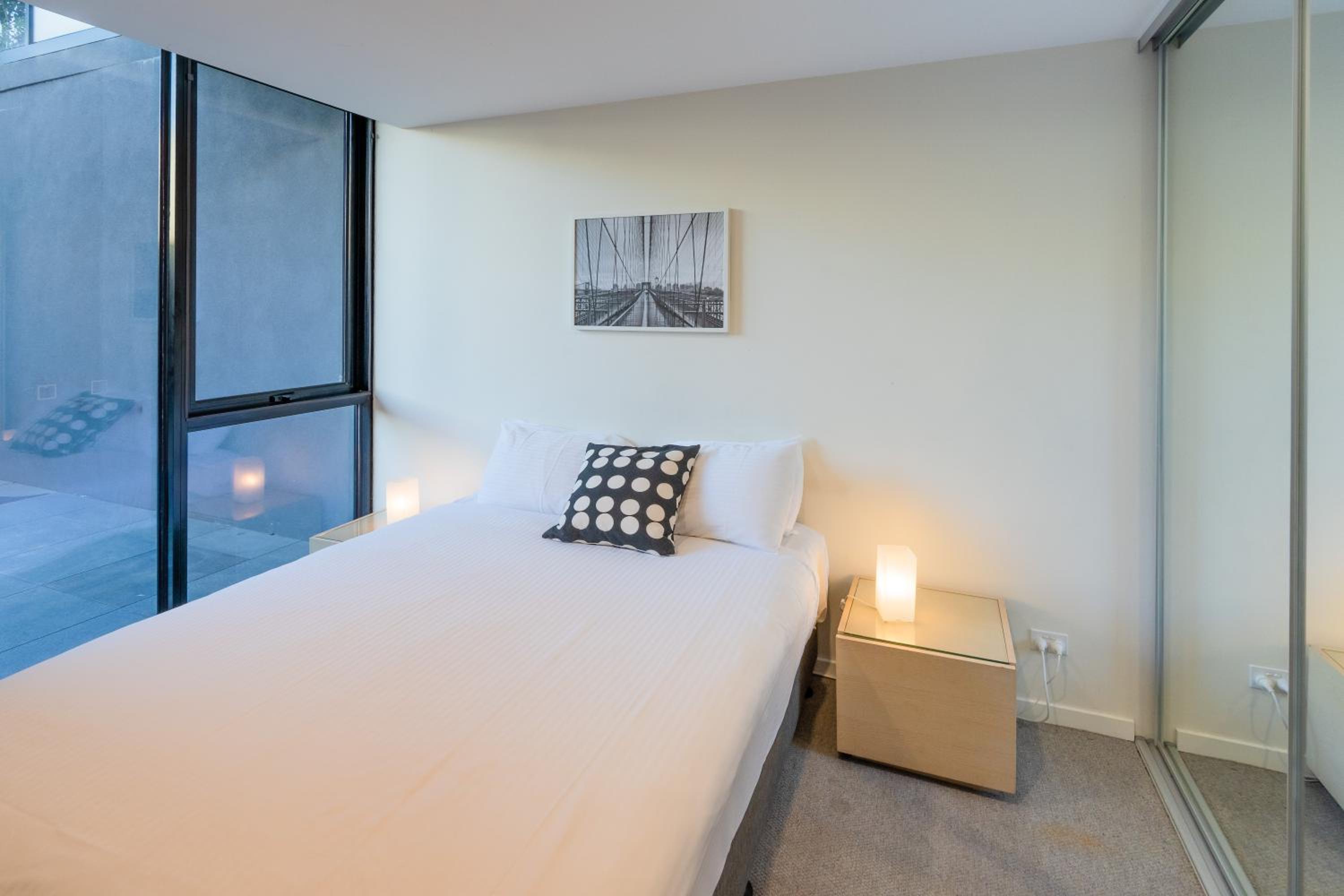 One-Bedroom Apartment with City View